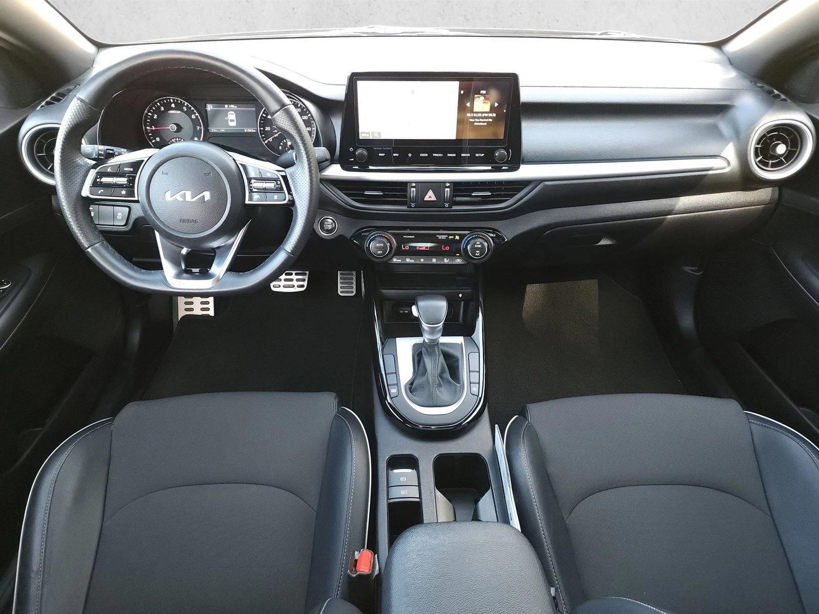 Thumbnail: 2024 Kia Forte - 3
