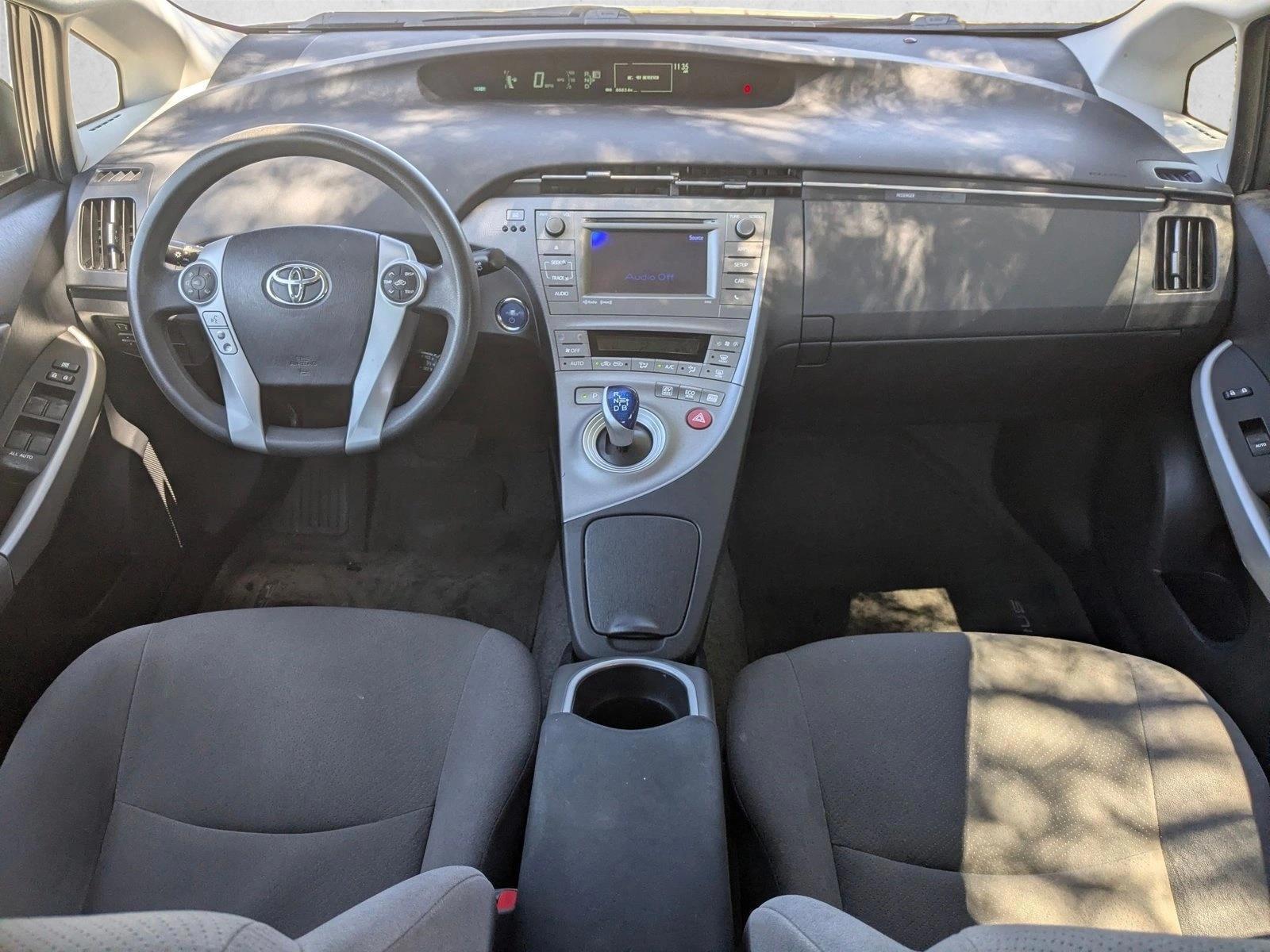 Thumbnail: 2014 Toyota Prius - 4