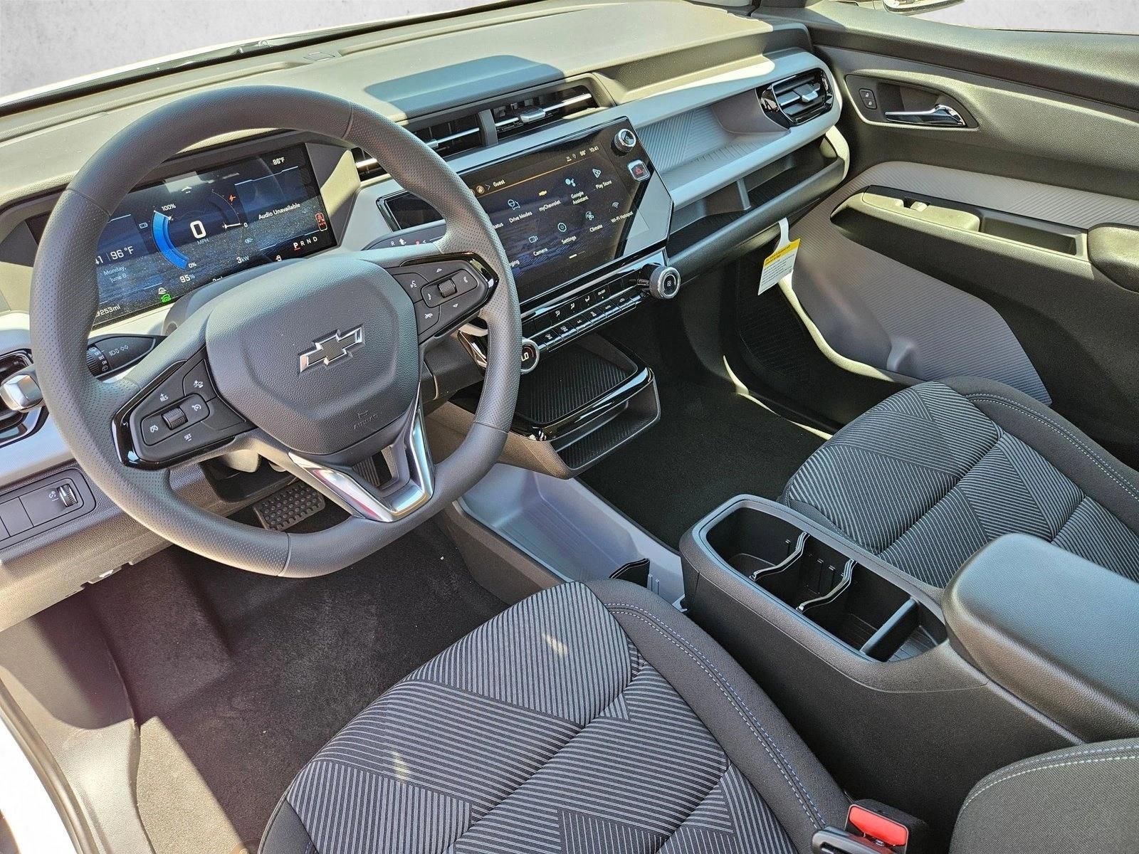 Thumbnail: 2027 Chevrolet Bolt EV - 3