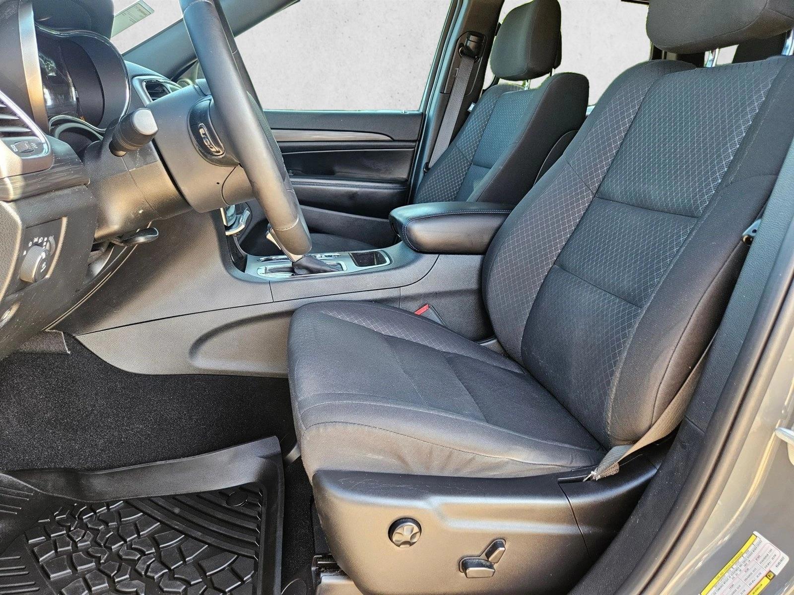 Thumbnail: 2019 Jeep Grand Cherokee - 4