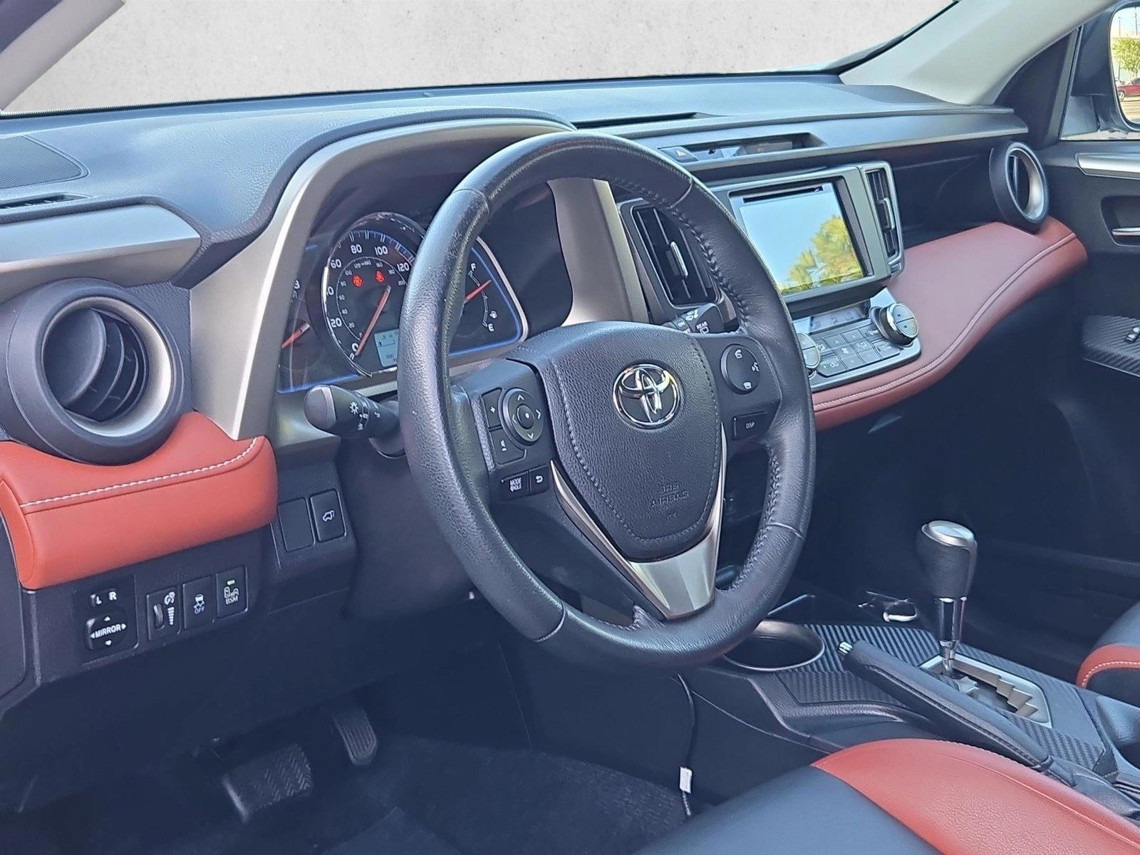 Thumbnail: 2014 Toyota RAV4 - 3