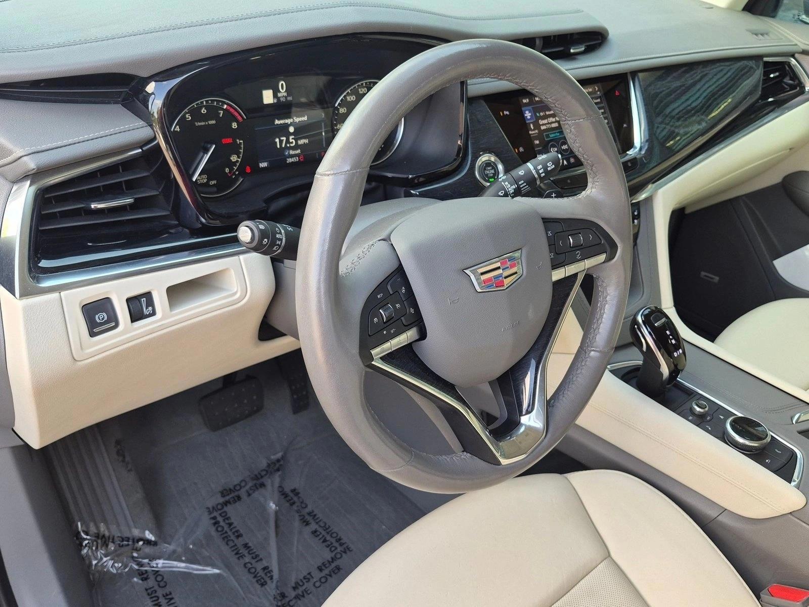 Thumbnail: 2023 Cadillac XT6 - 3