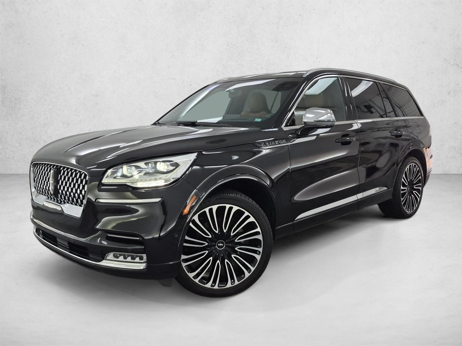 Thumbnail: 2022 Lincoln Aviator - 1