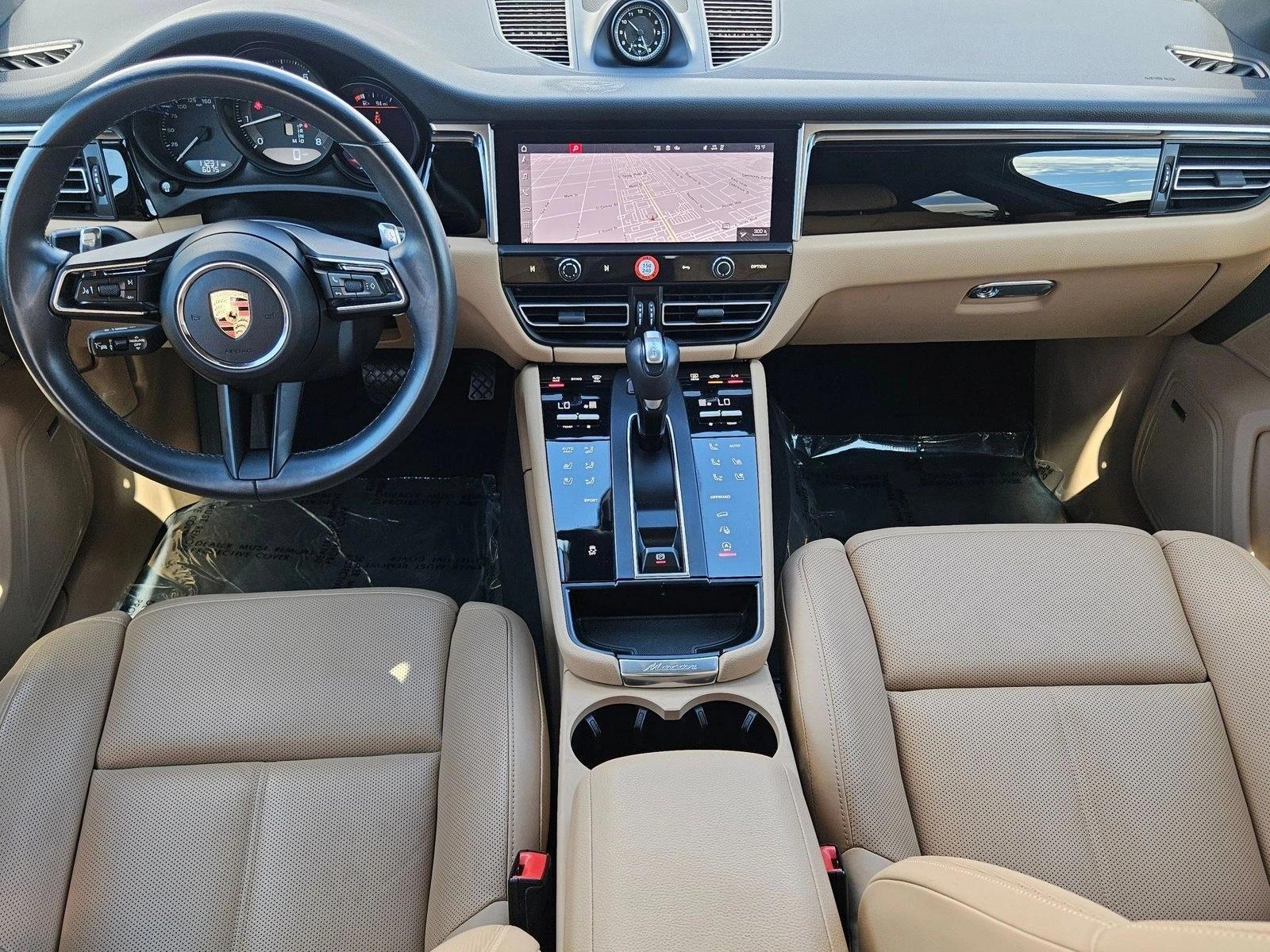 Thumbnail: 2024 Porsche Macan - 3