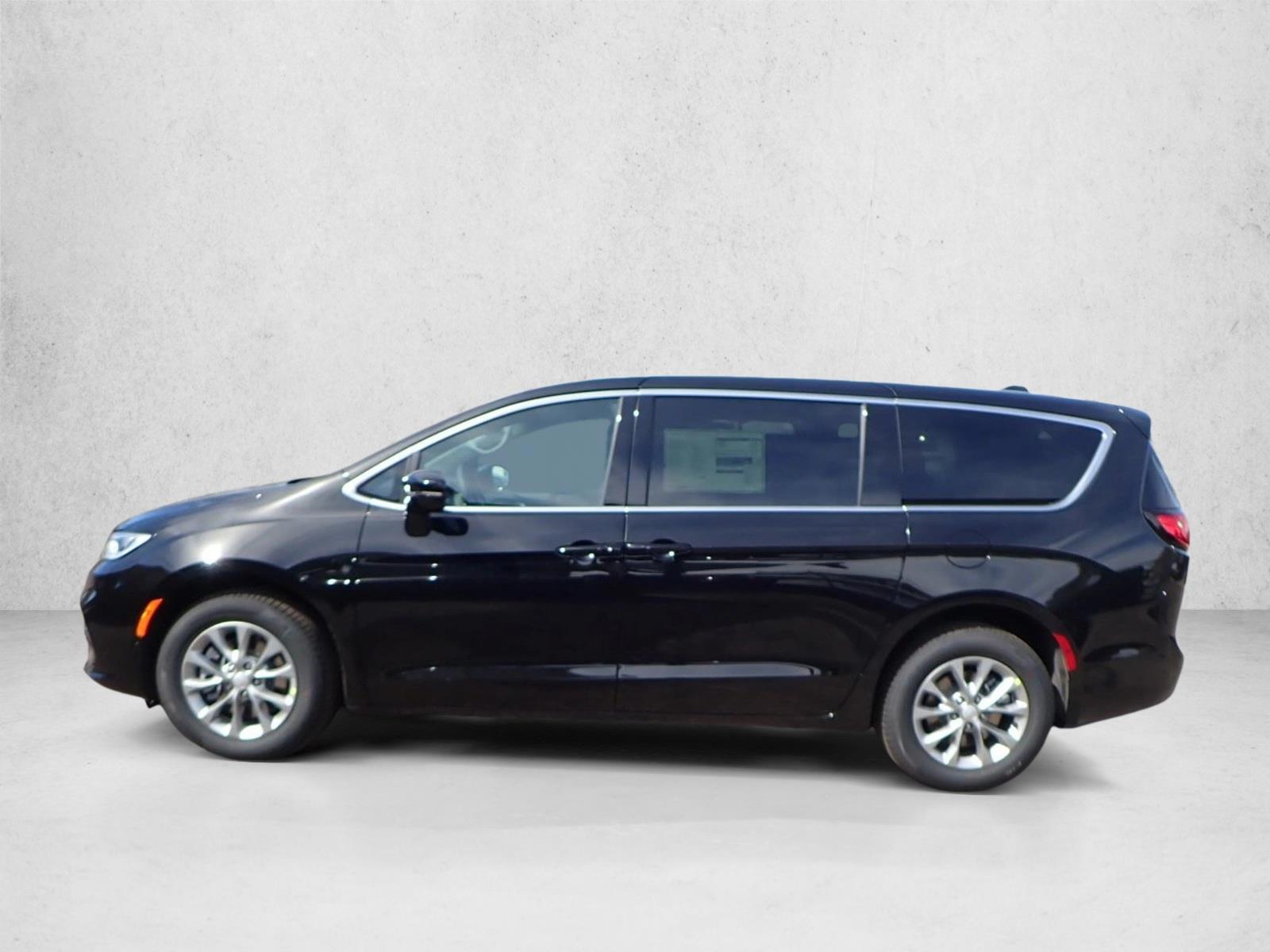 Thumbnail: 2026 Chrysler Pacifica - 2