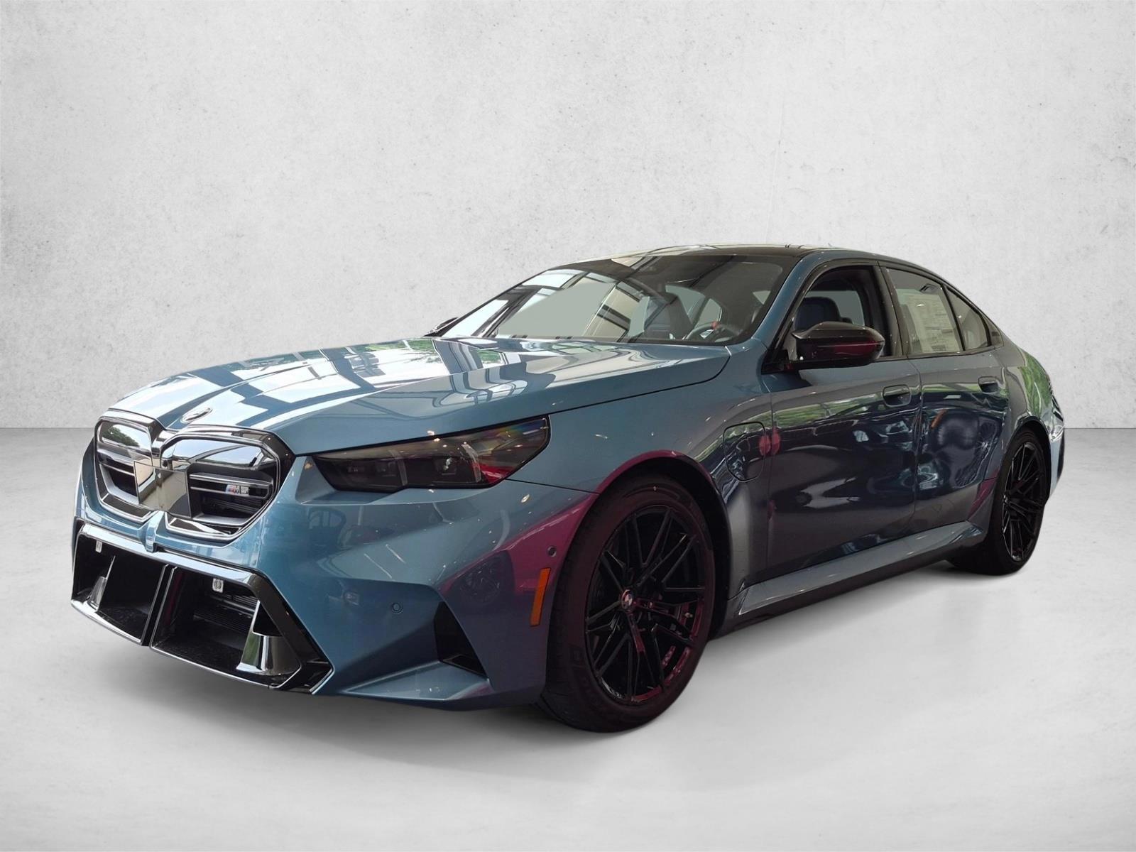 Thumbnail: 2027 BMW M5 - 1