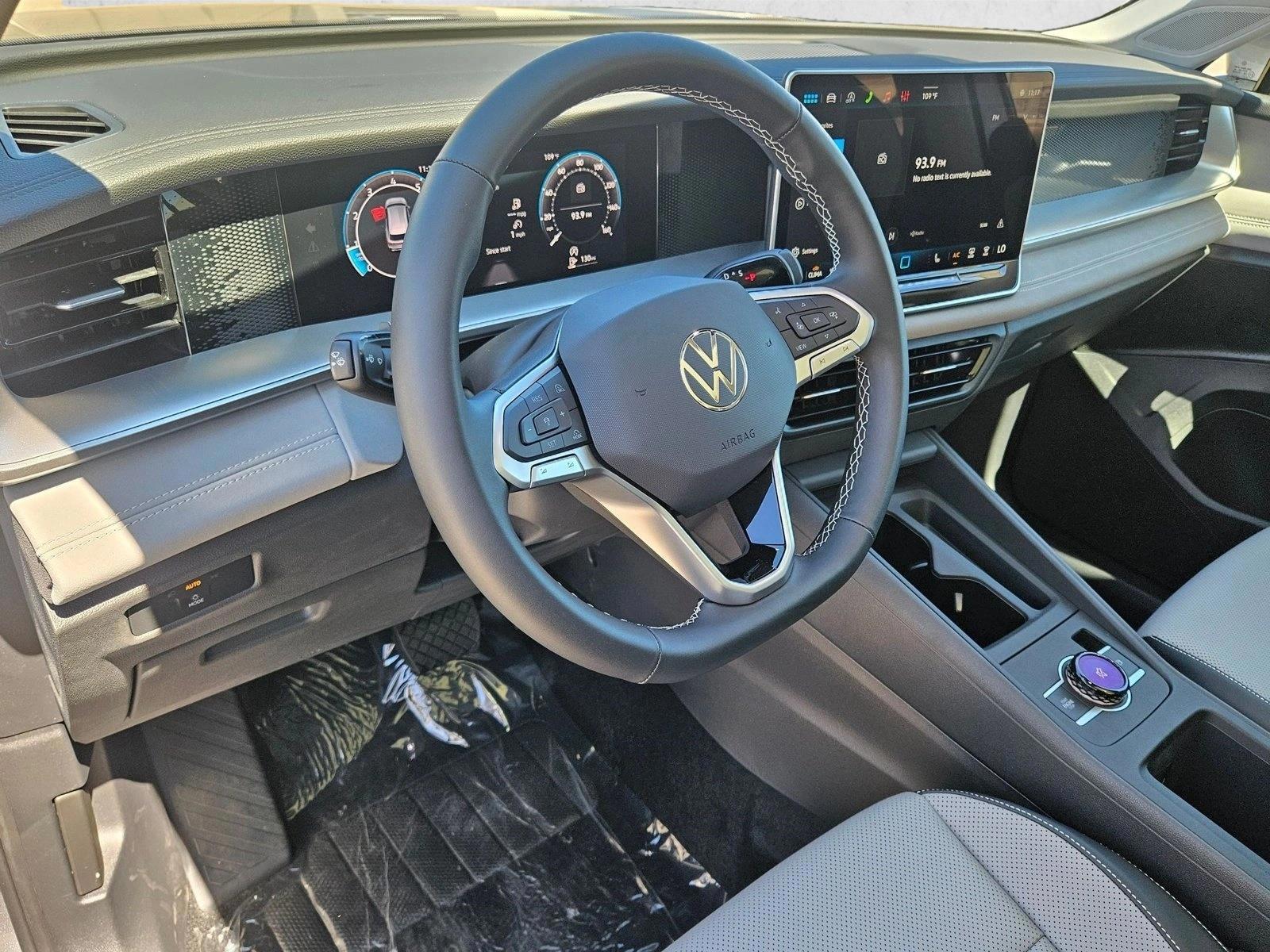 Thumbnail: 2026 Volkswagen Tiguan - 3