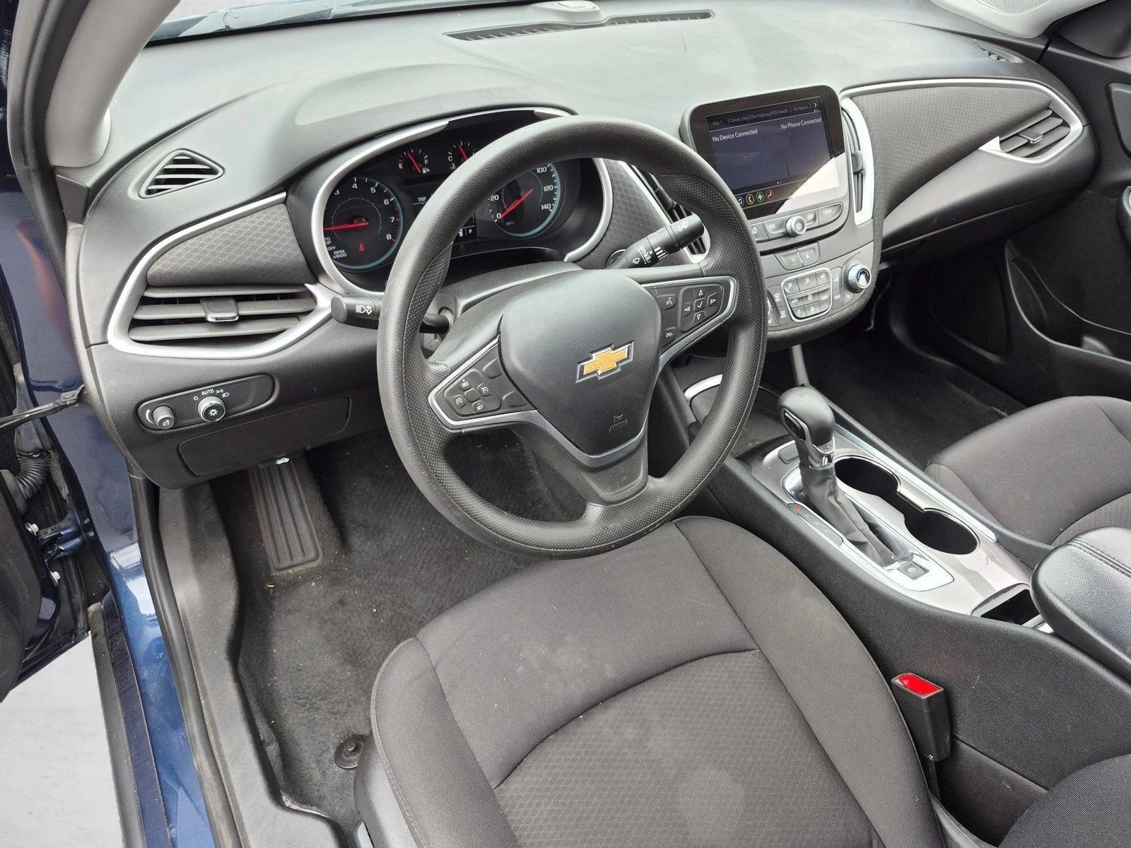 Thumbnail: 2022 Chevrolet Malibu - 3