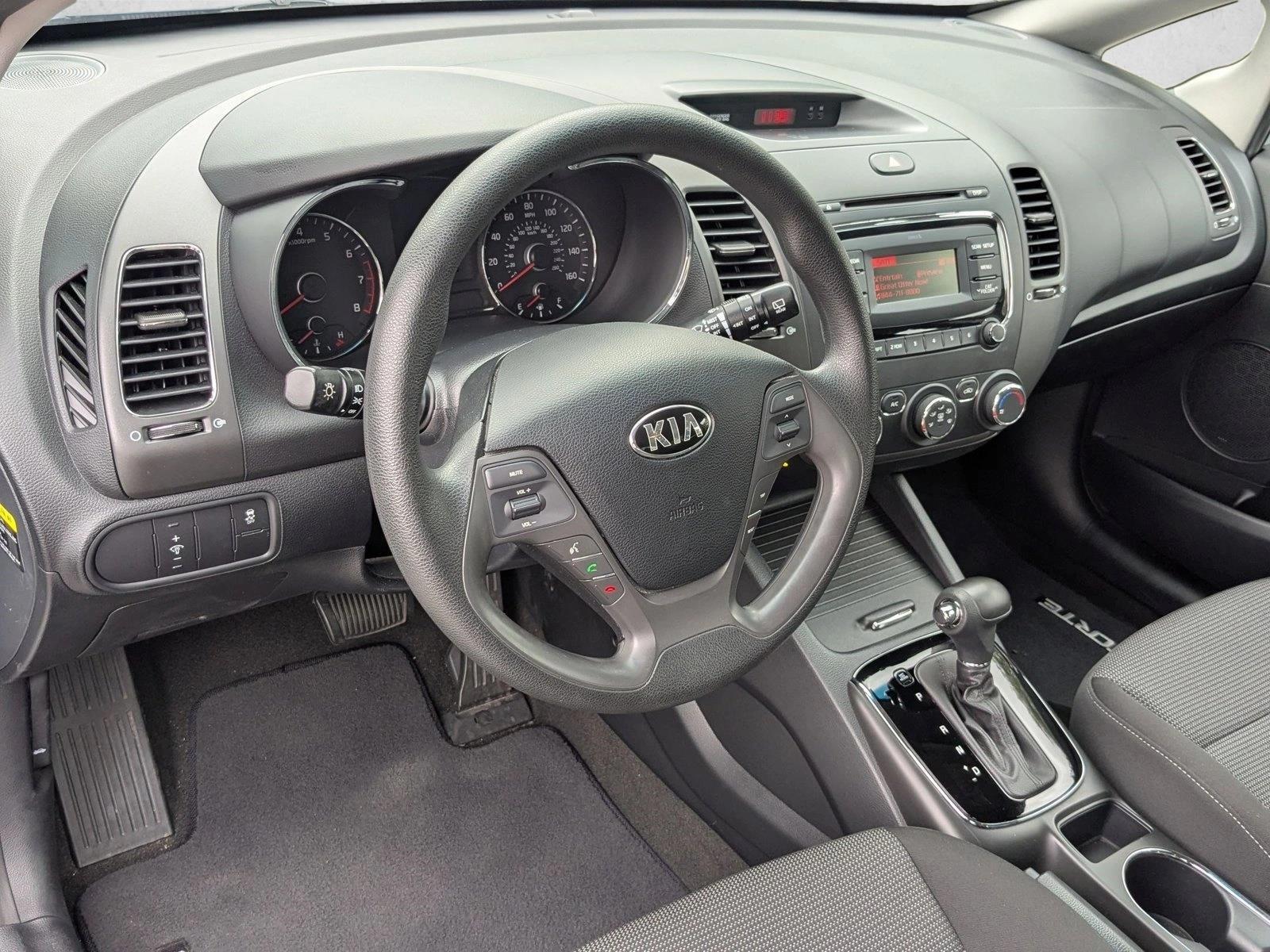 Thumbnail: 2017 Kia Forte - 3