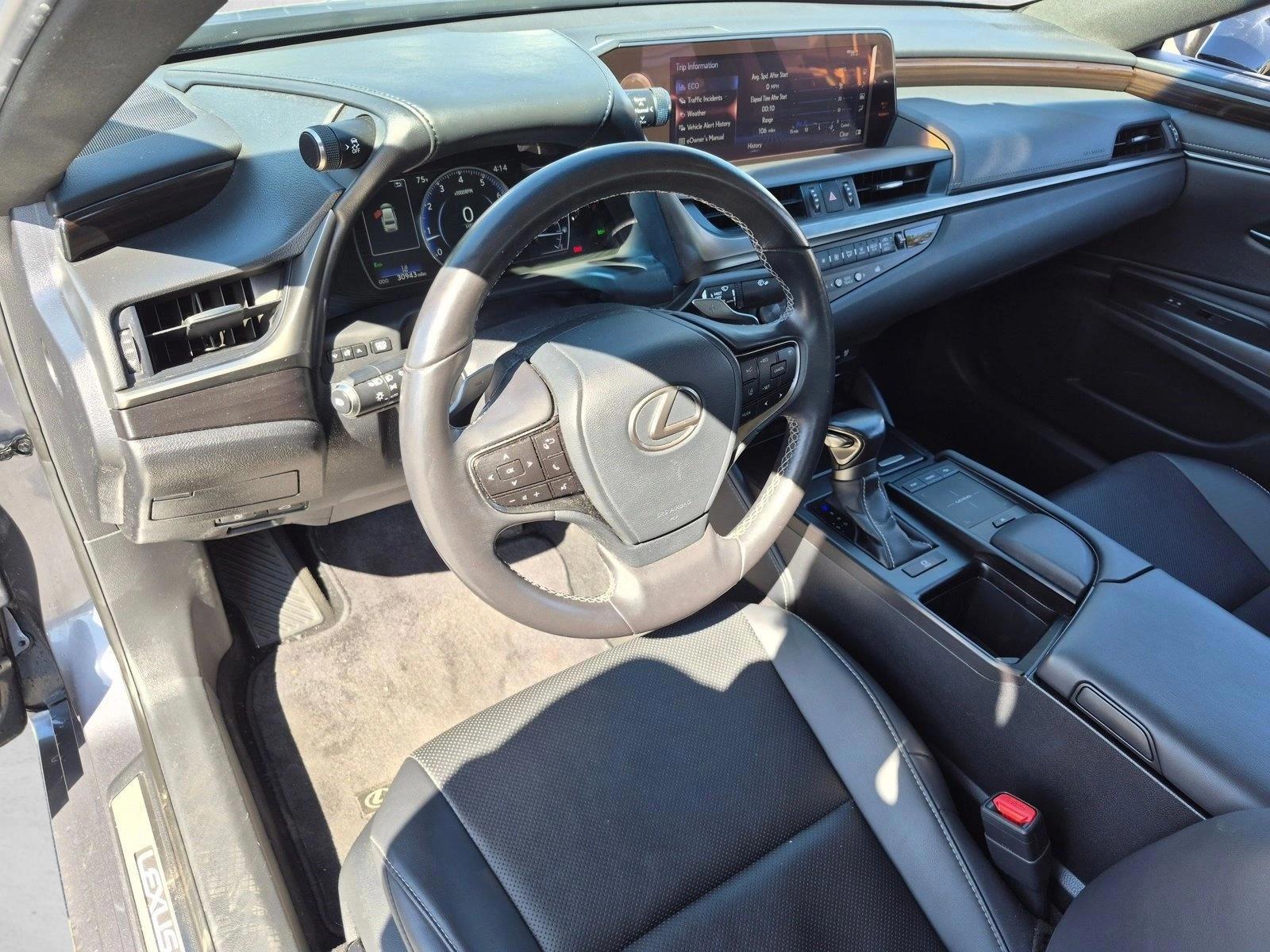 Thumbnail: 2019 Lexus ES - 3