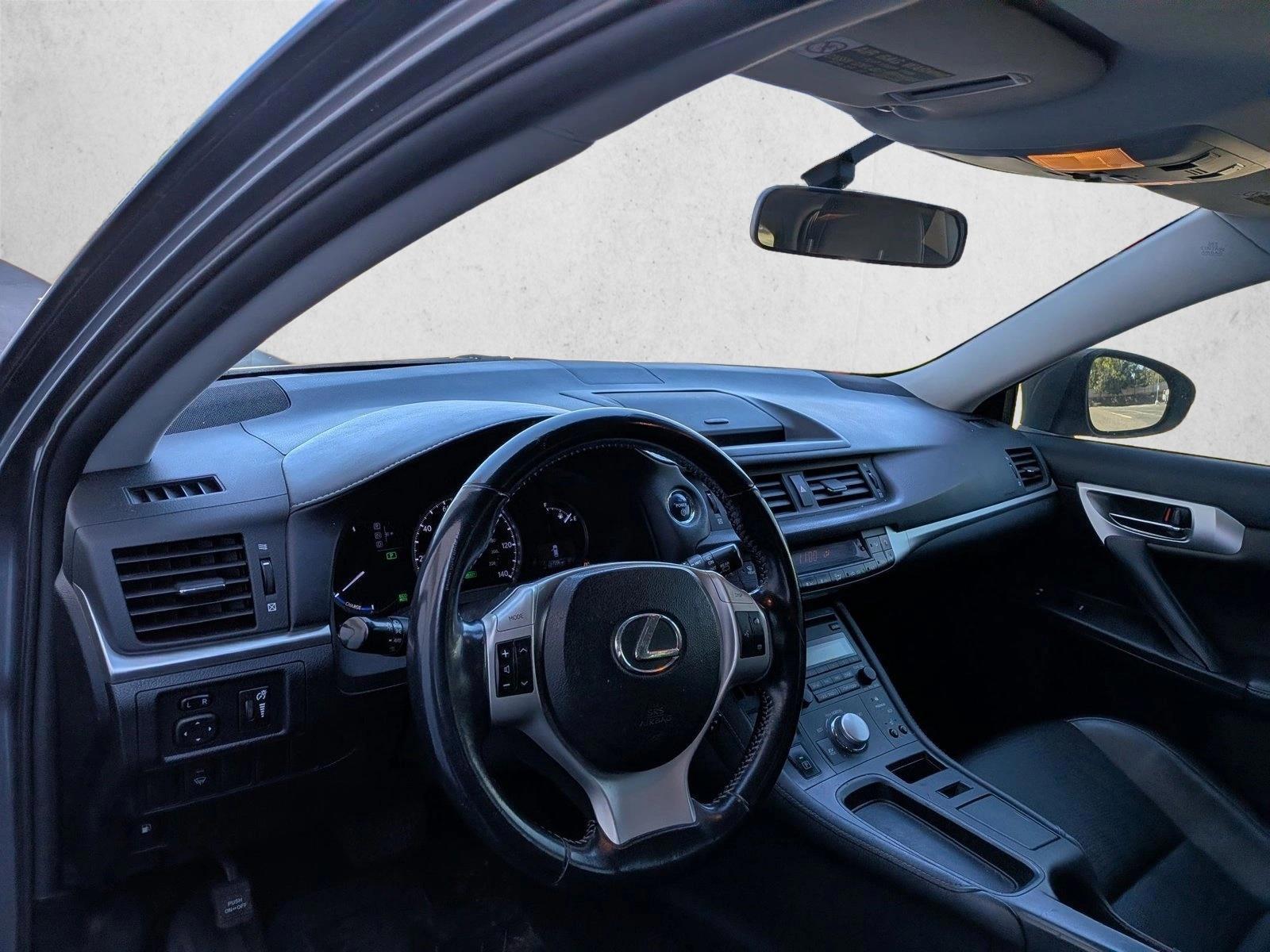 Thumbnail: 2012 Lexus CT - 3