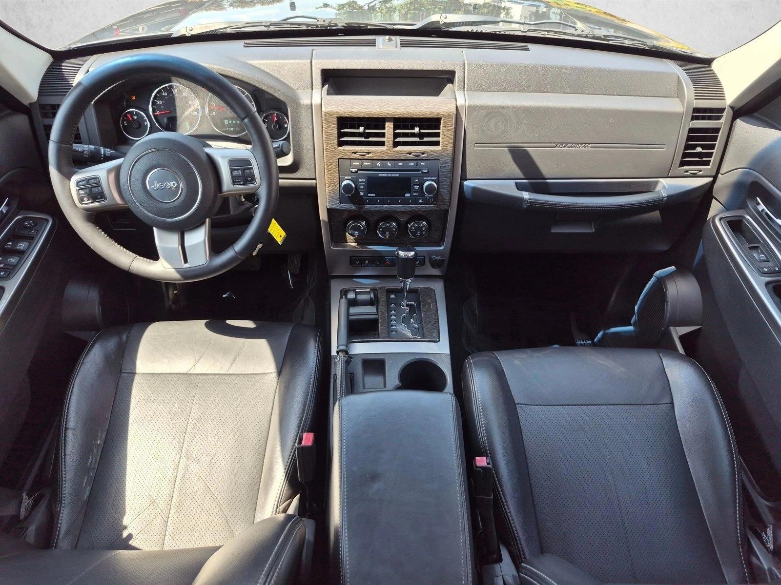 Thumbnail: 2012 Jeep Liberty - 3