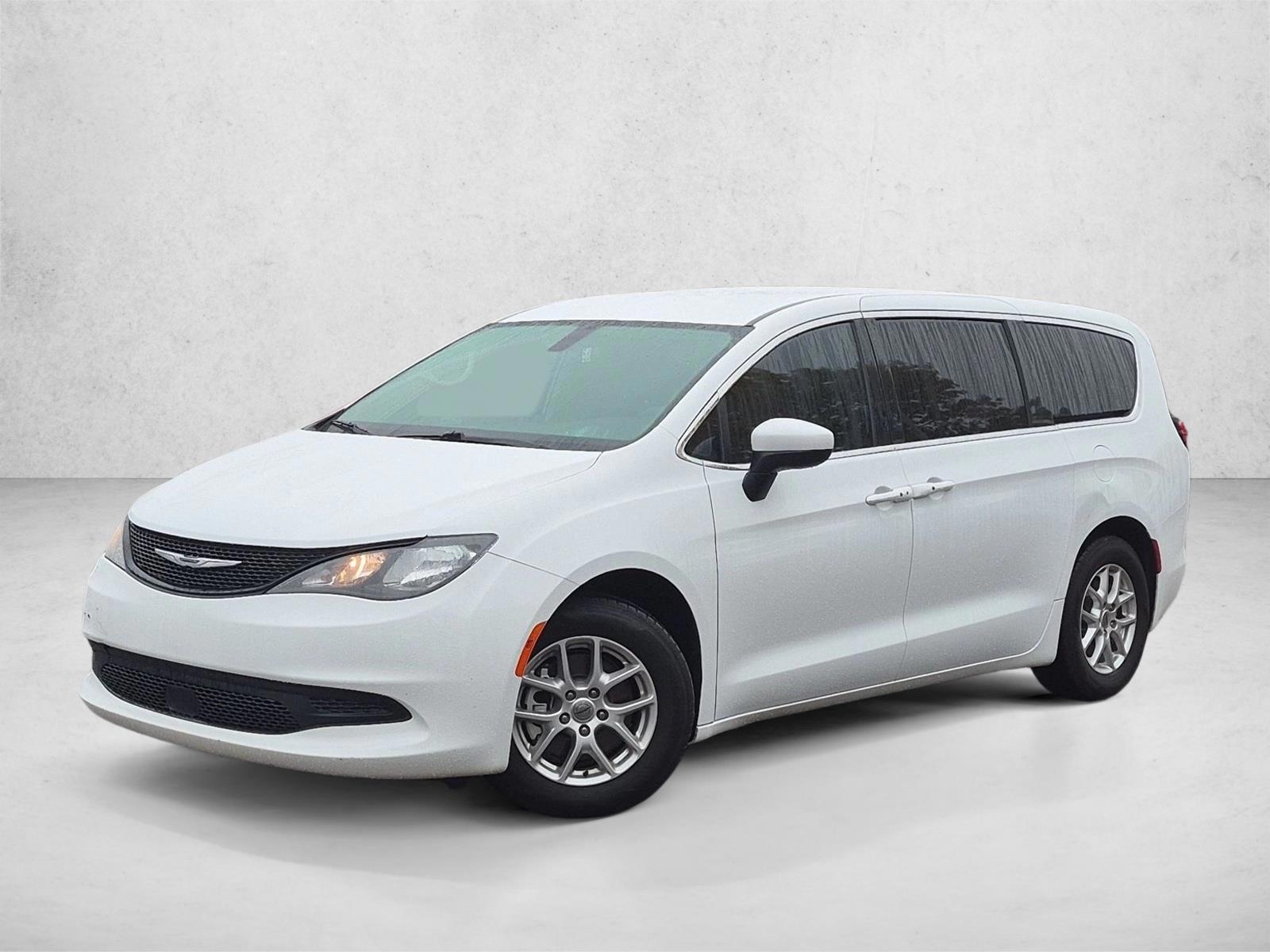 2022 Chrysler Voyager LX