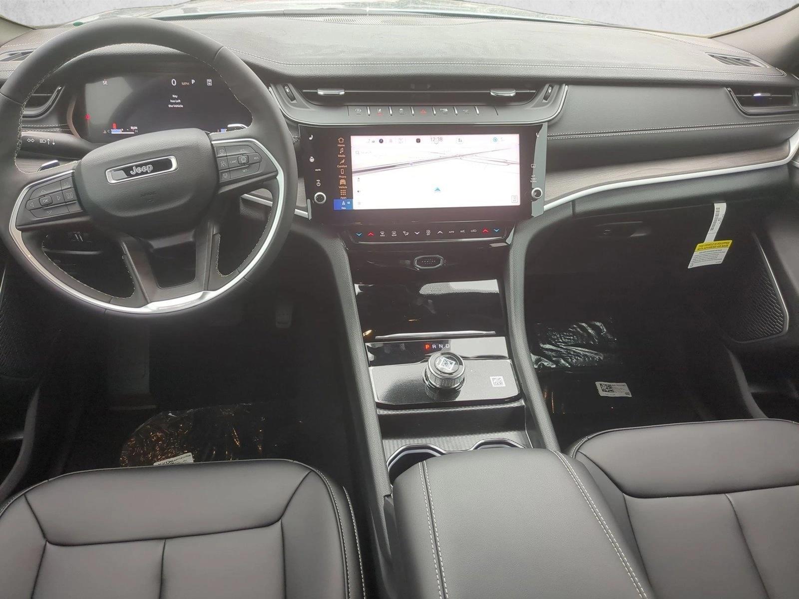 Thumbnail: 2026 Jeep Grand Cherokee - 3