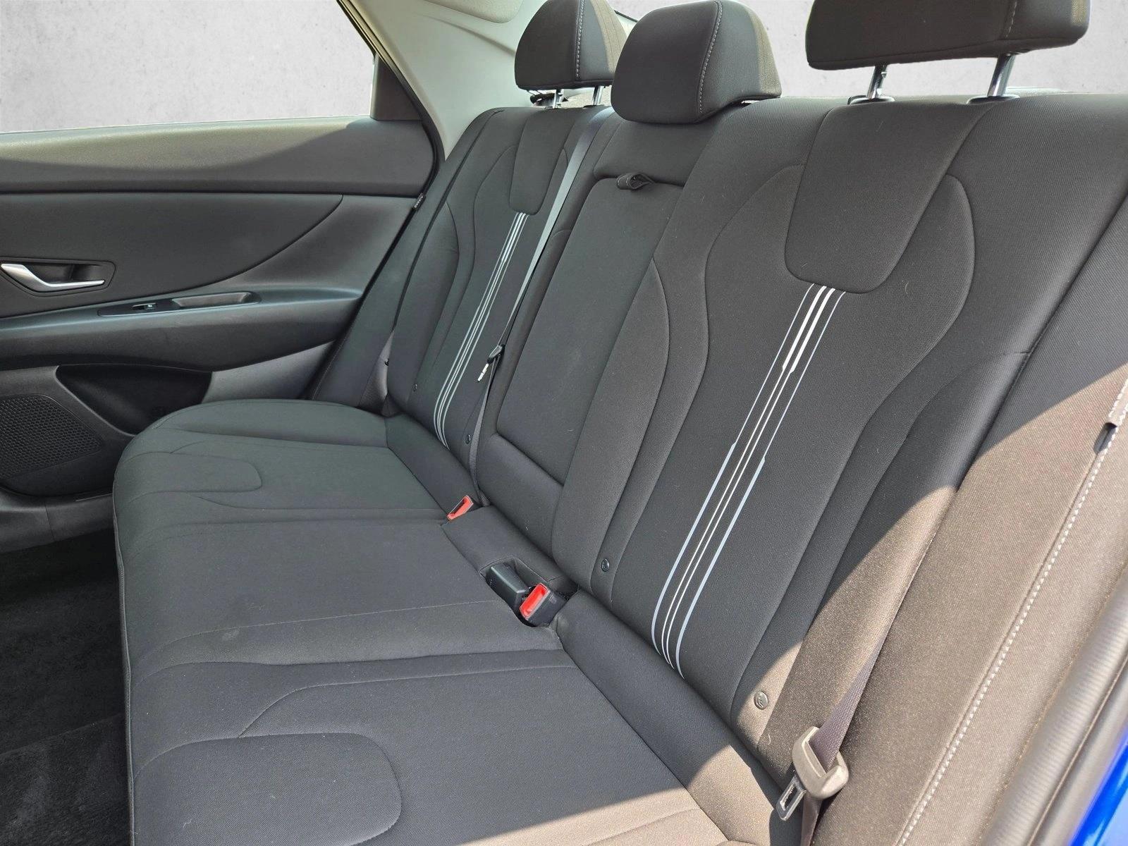 2025 Hyundai Elantra SEL - Photo 19
