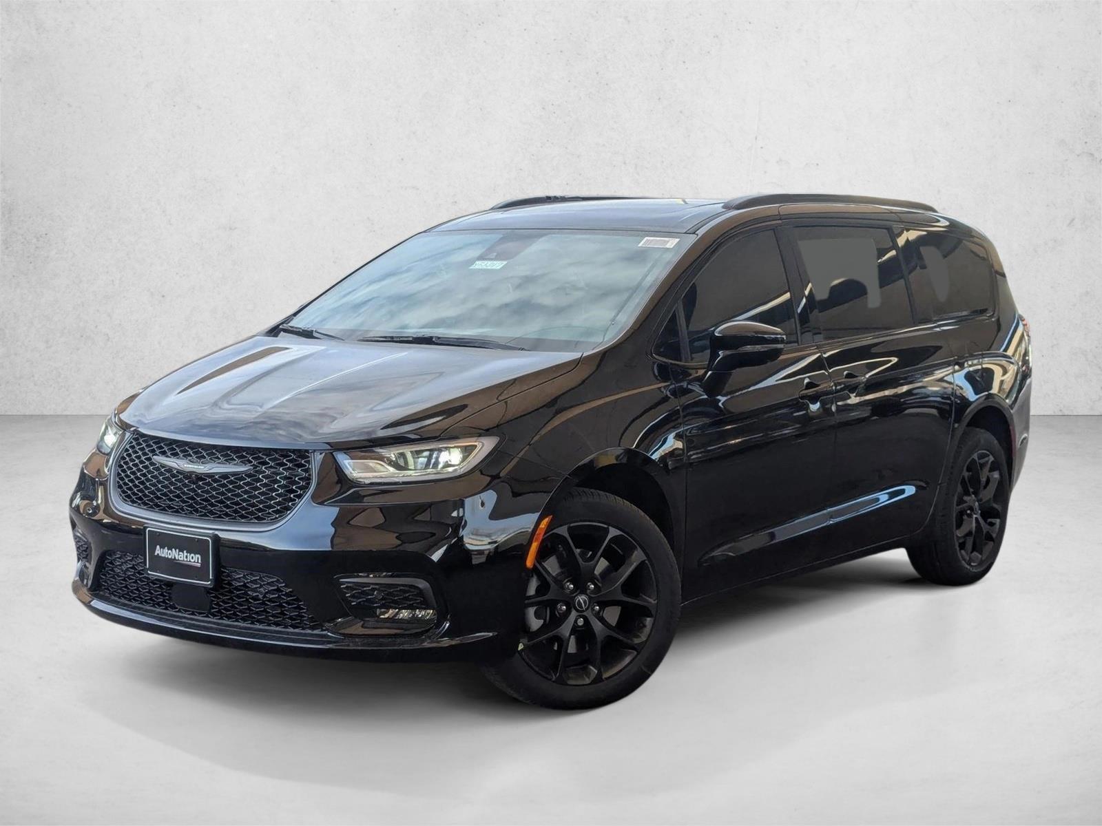 Thumbnail: 2026 Chrysler Pacifica - 1