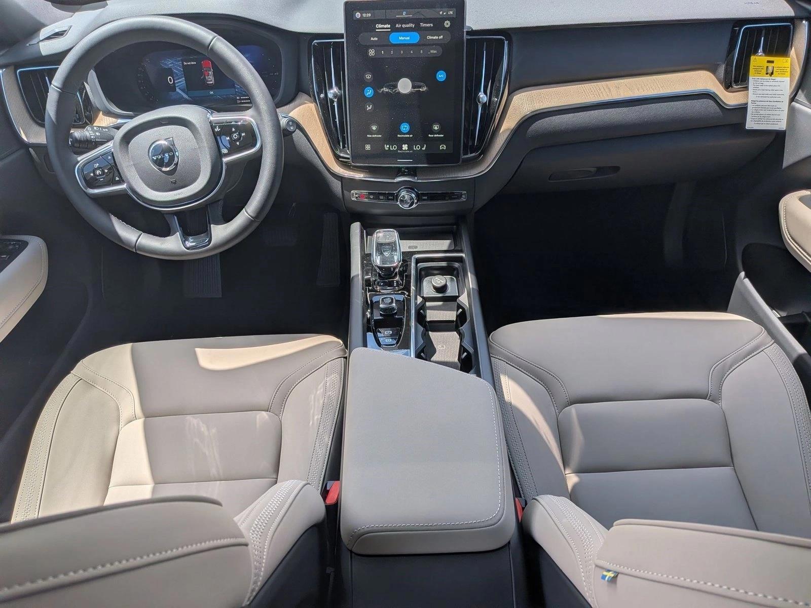Thumbnail: 2026 Volvo XC60 - 3