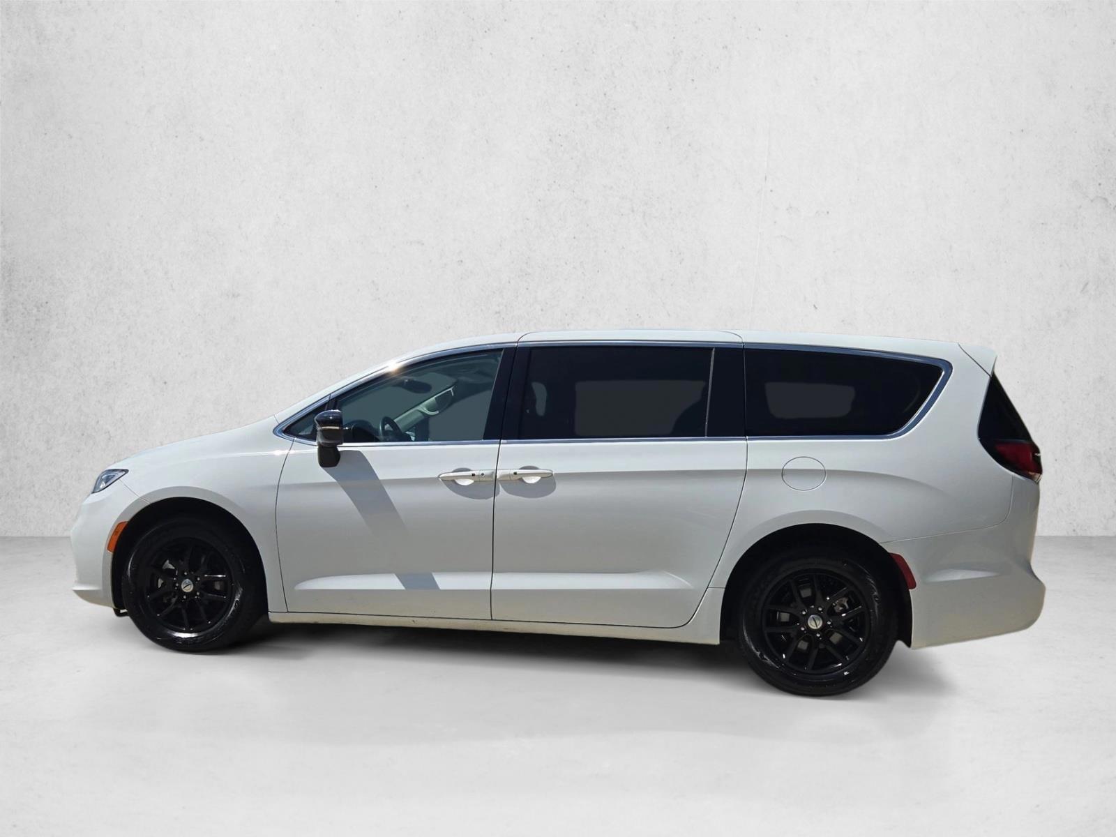 Thumbnail: 2024 Chrysler Pacifica - 2
