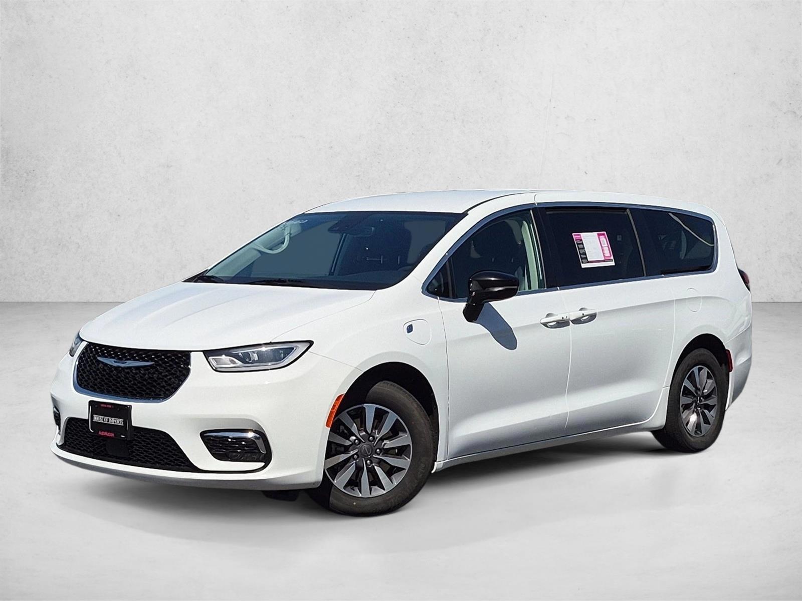 2024 Chrysler Pacifica PHEV