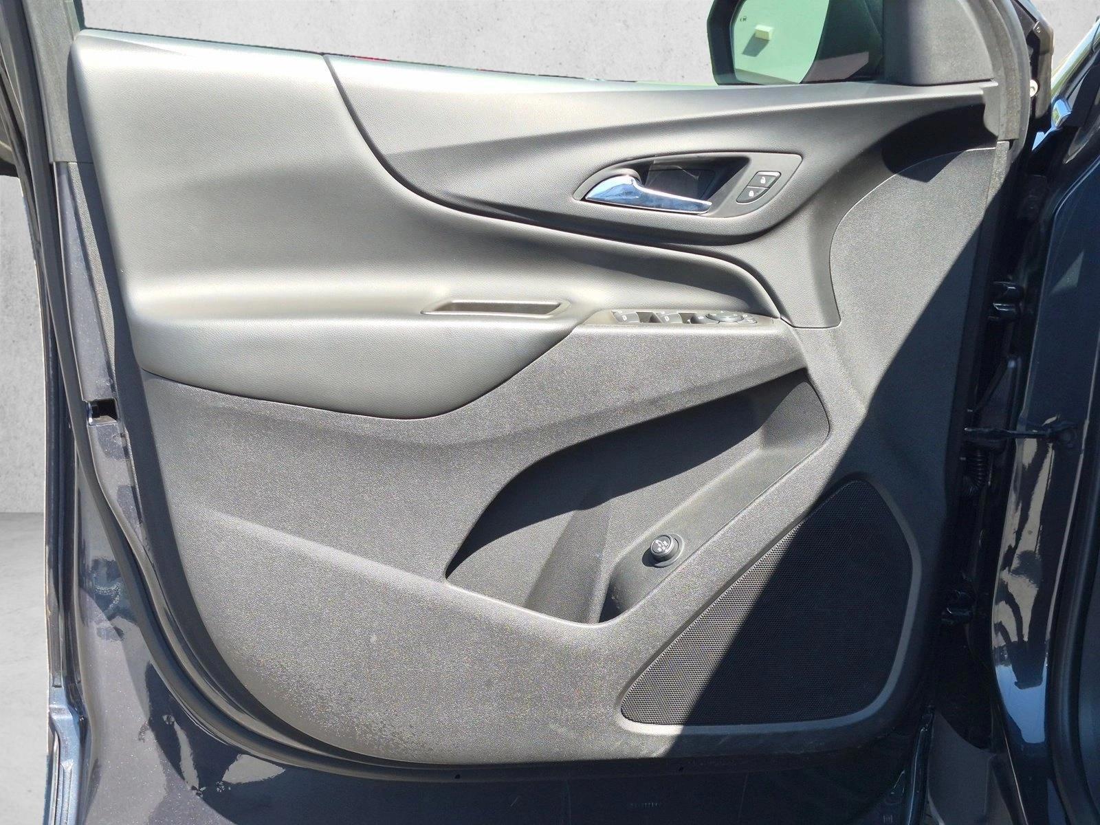 2022 Chevrolet Equinox LT - Photo 11