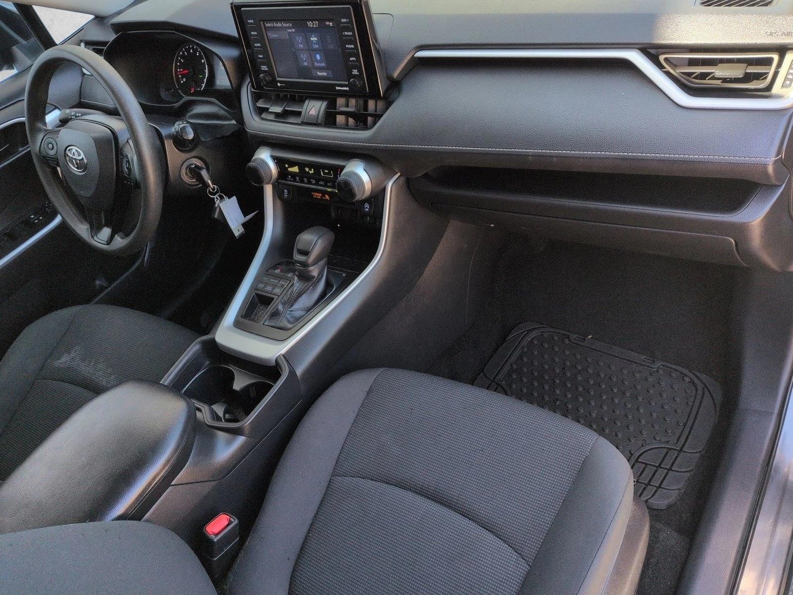 Thumbnail: 2021 Toyota RAV4 - 6