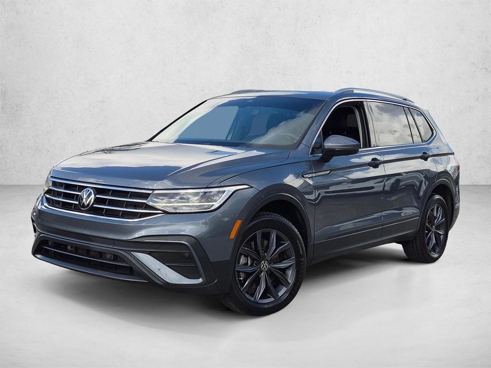 Thumbnail: 2023 Volkswagen Tiguan - 1