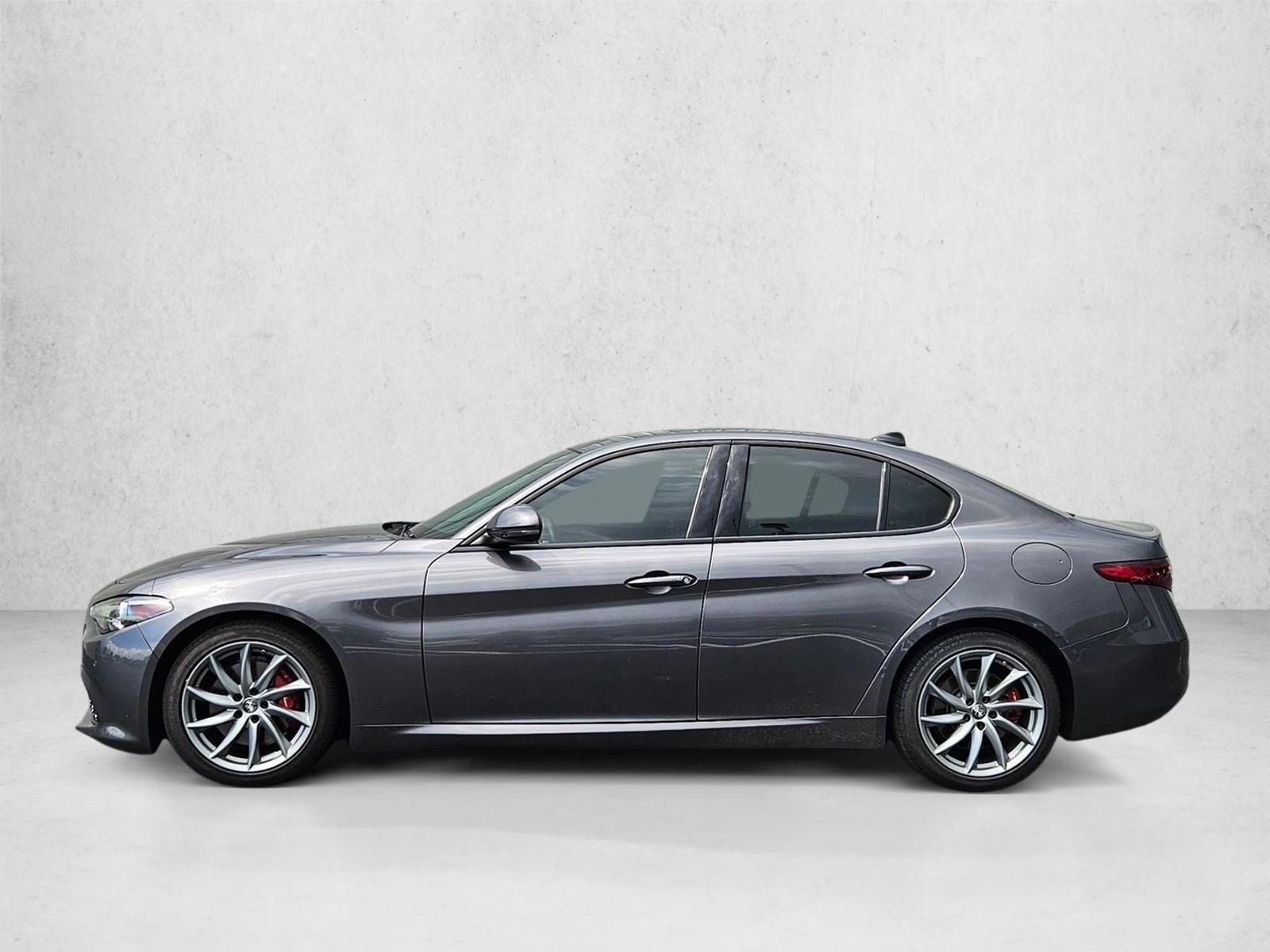 Thumbnail: 2022 Alfa Romeo Giulia - 2