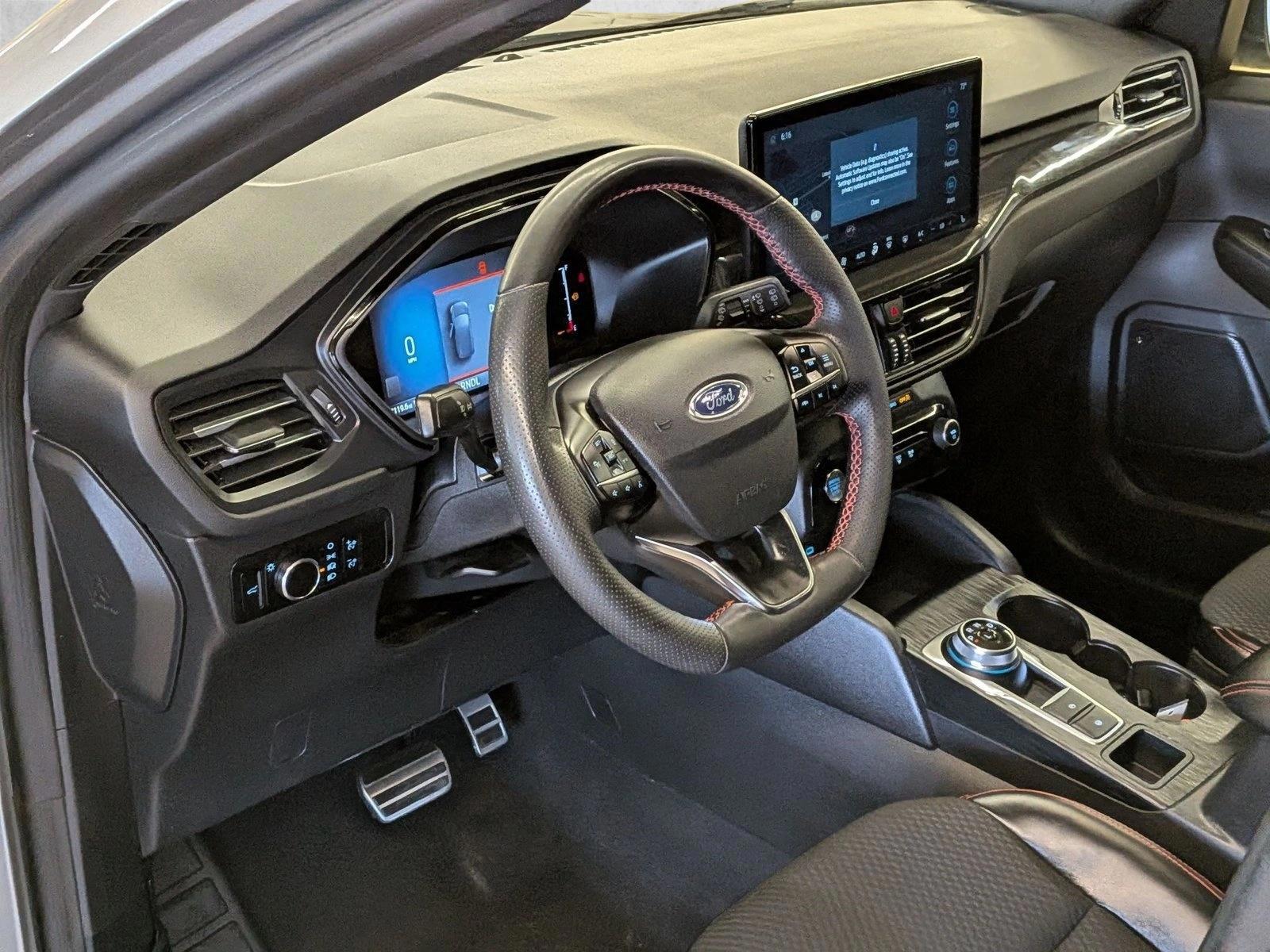 Thumbnail: 2023 Ford Escape - 3