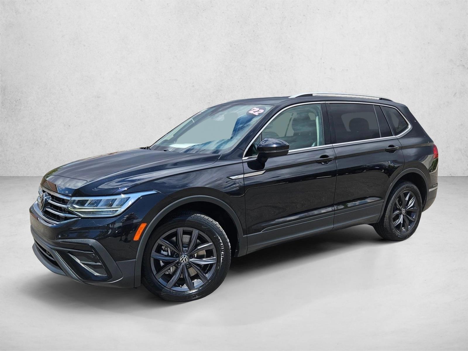 Thumbnail: 2022 Volkswagen Tiguan - 1