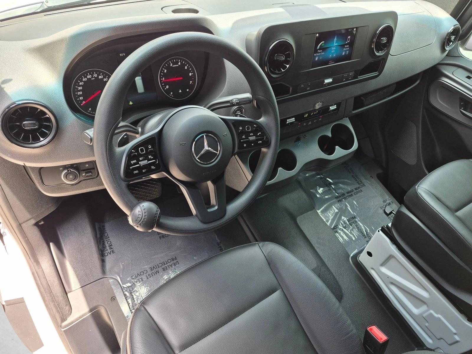 Thumbnail: 2023 Mercedes-Benz Sprinter - 3