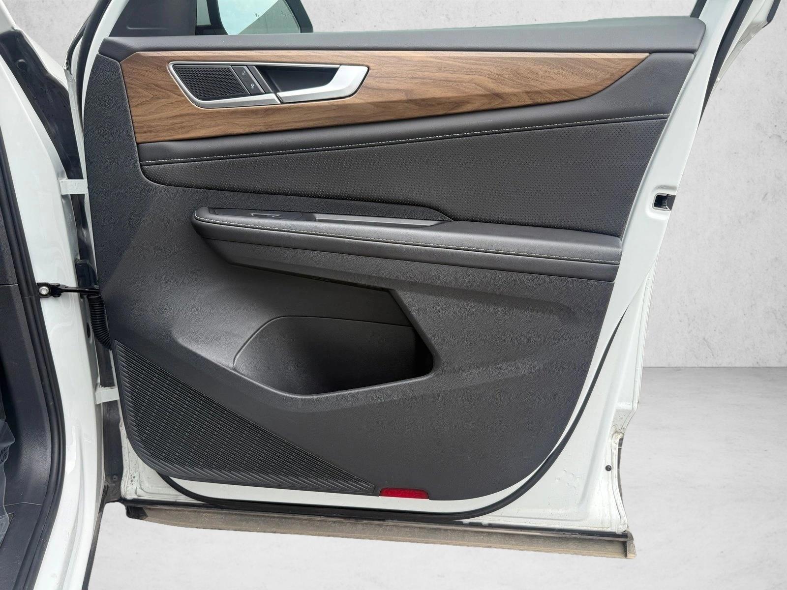 2024 Volkswagen Atlas SE w/Tech - Photo 27