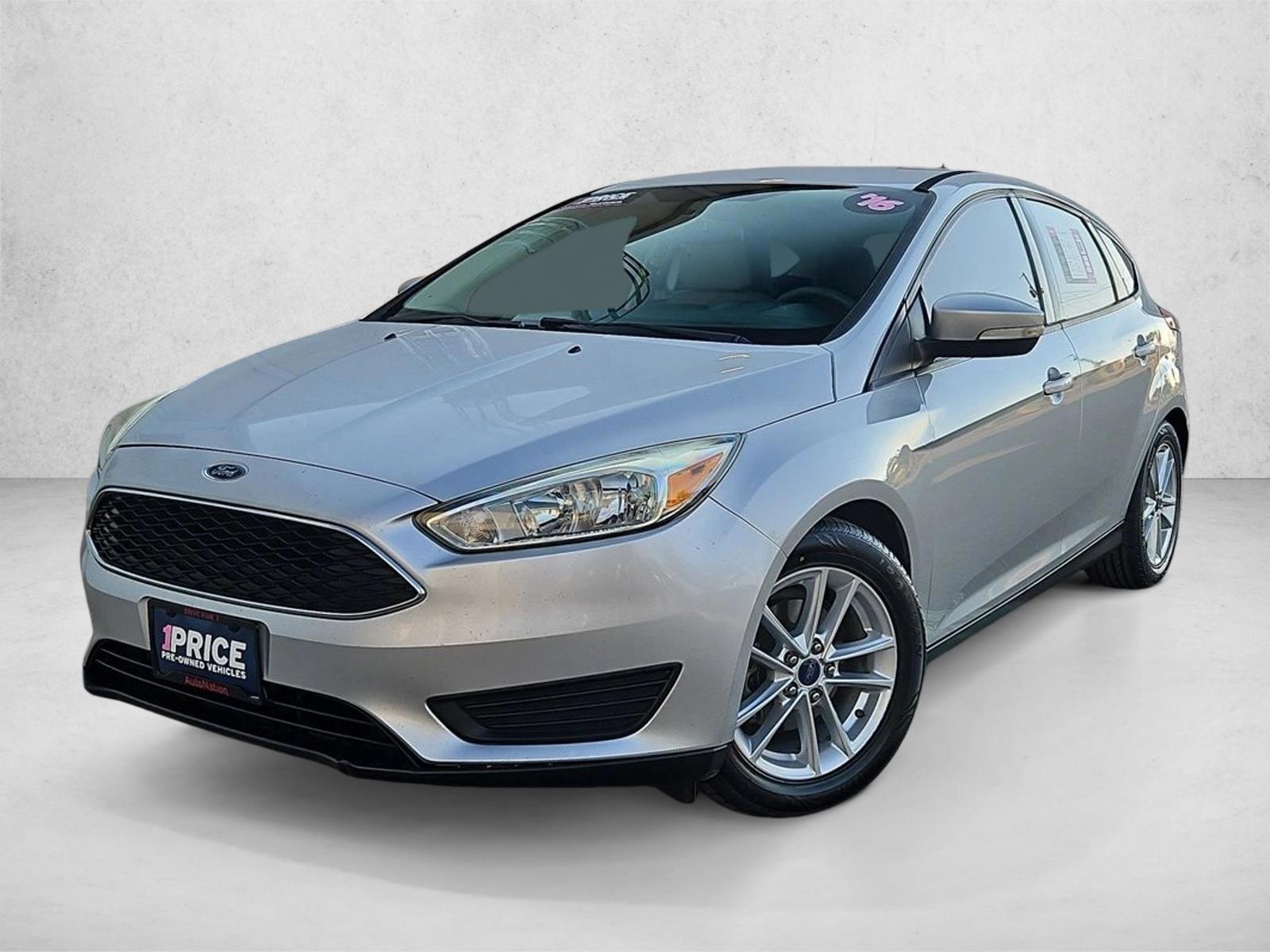 2016 Ford Focus 5 Door Hatch SE's photo