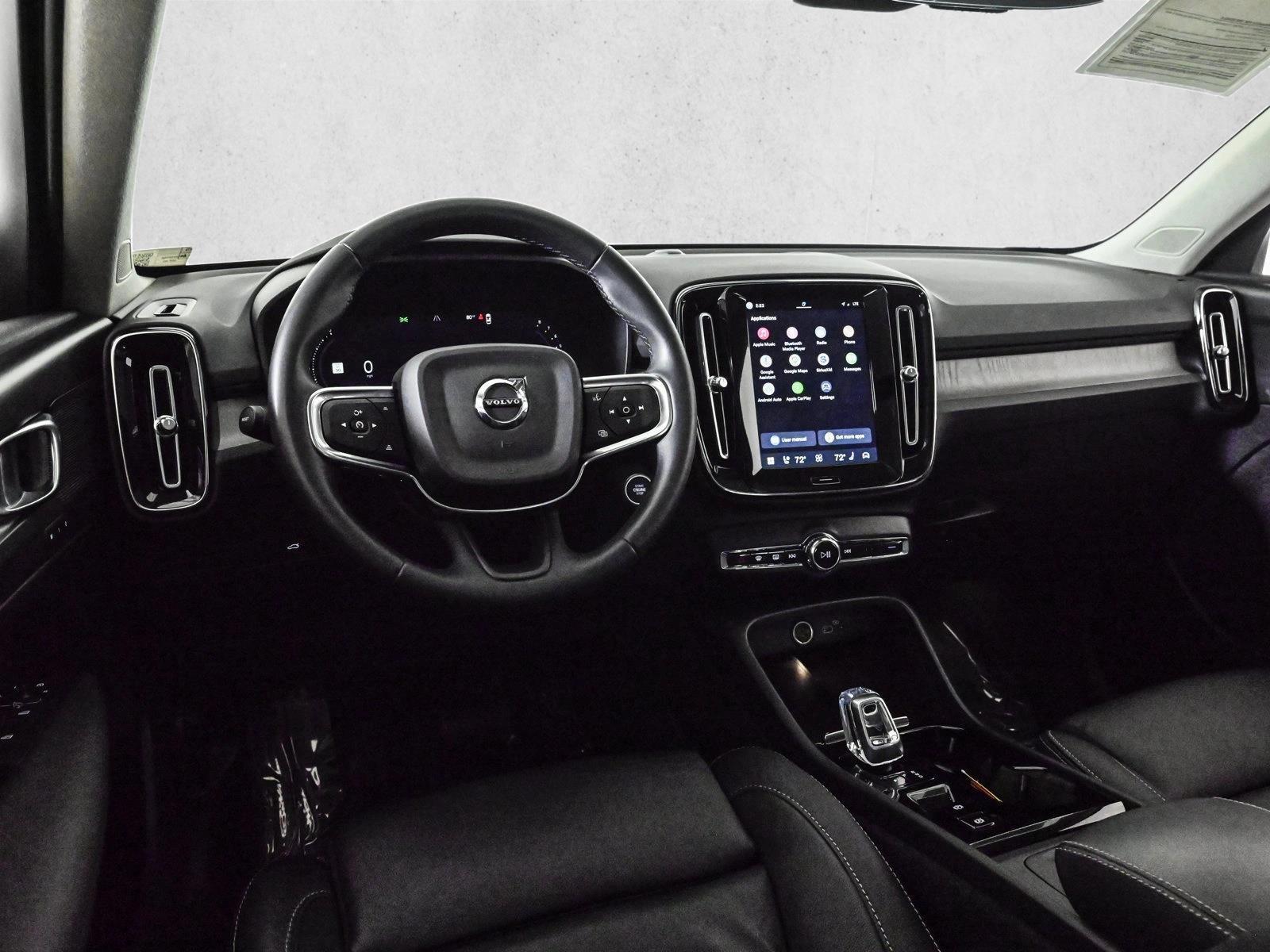 Thumbnail: 2023 Volvo XC40 - 4