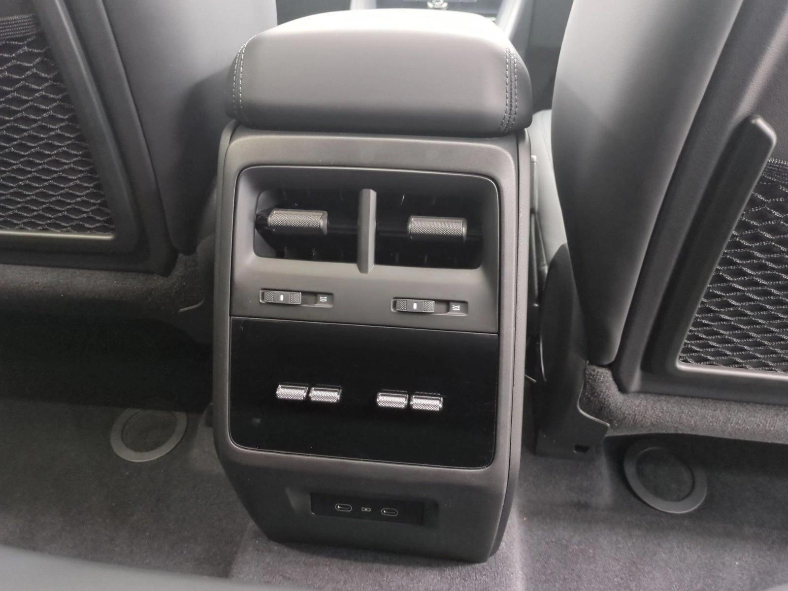 2026 Porsche Macan Base - Photo 23