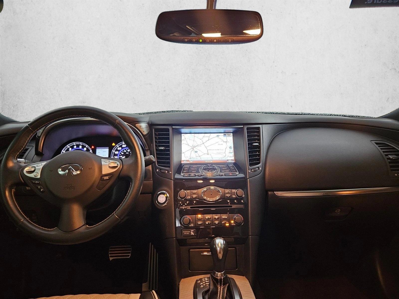 Thumbnail: 2017 INFINITI QX70 - 3