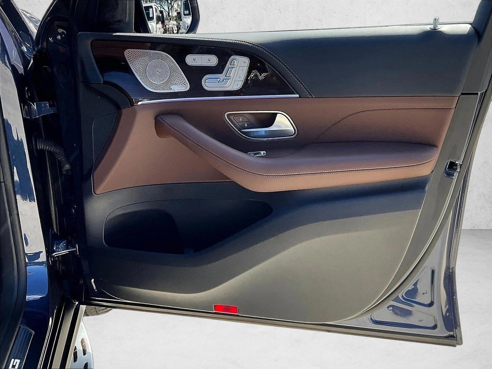 2025 Mercedes-Benz GLS AMG GLS 63 - Photo 15