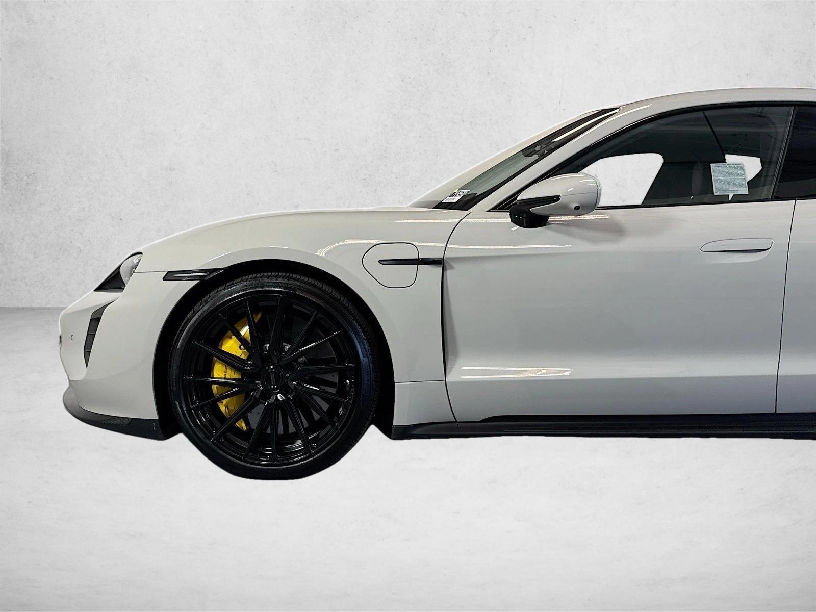 Thumbnail: 2021 Porsche Taycan - 2