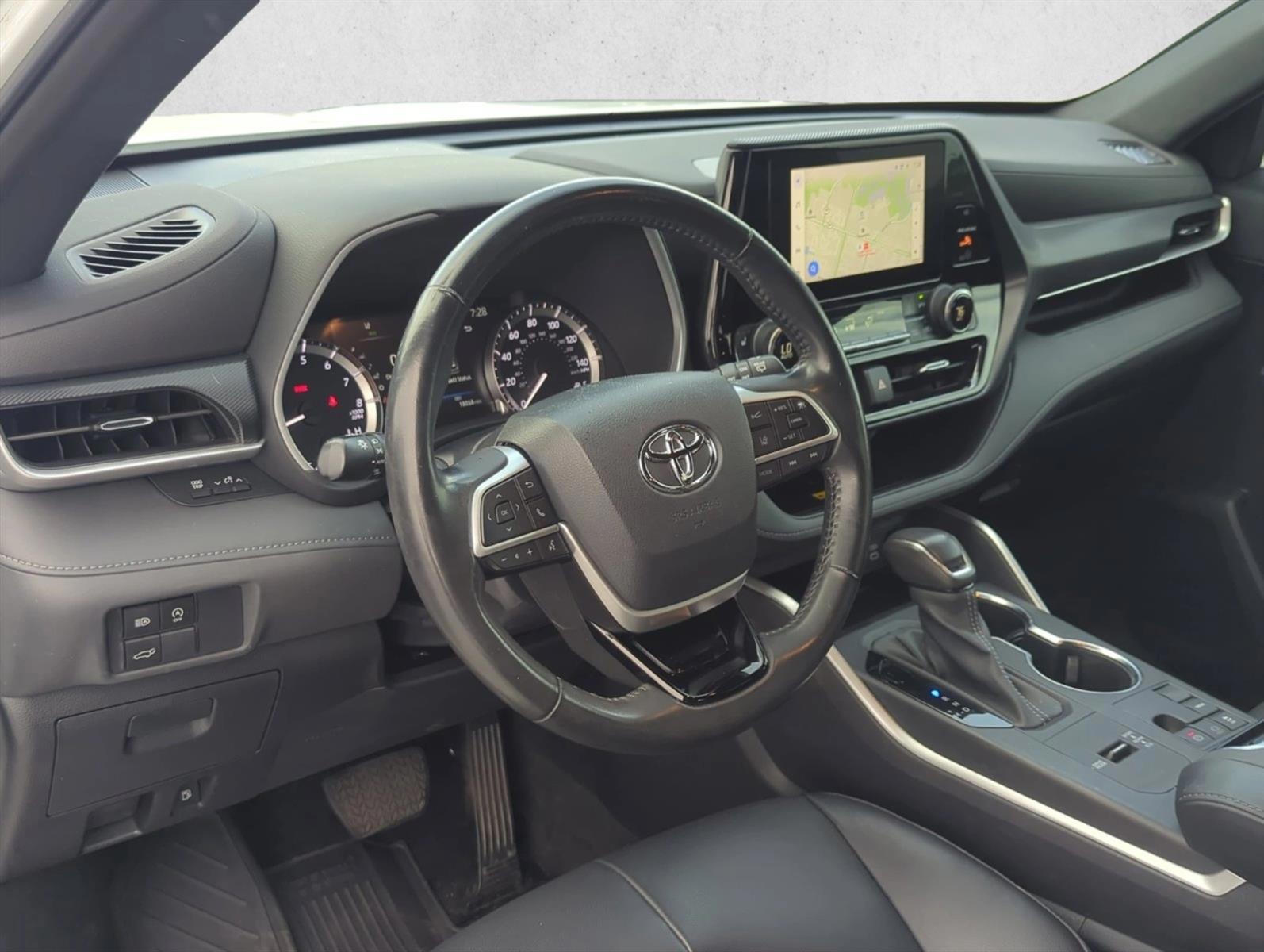 Thumbnail: 2023 Toyota Highlander - 3