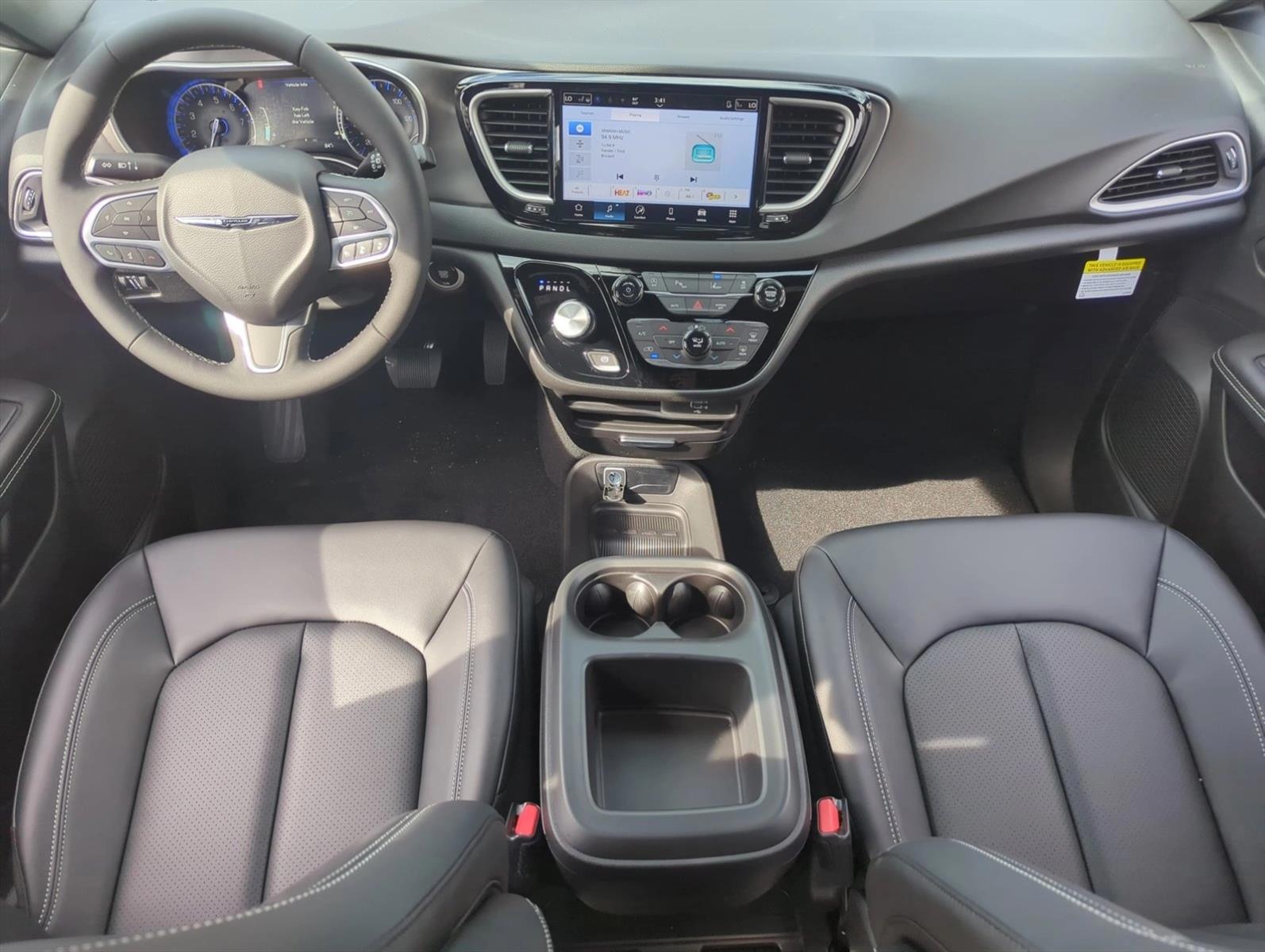 Thumbnail: 2026 Chrysler Voyager - 3
