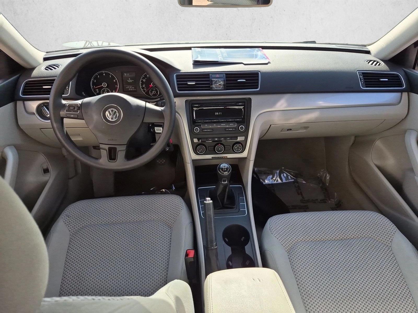 Thumbnail: 2014 Volkswagen Passat - 4