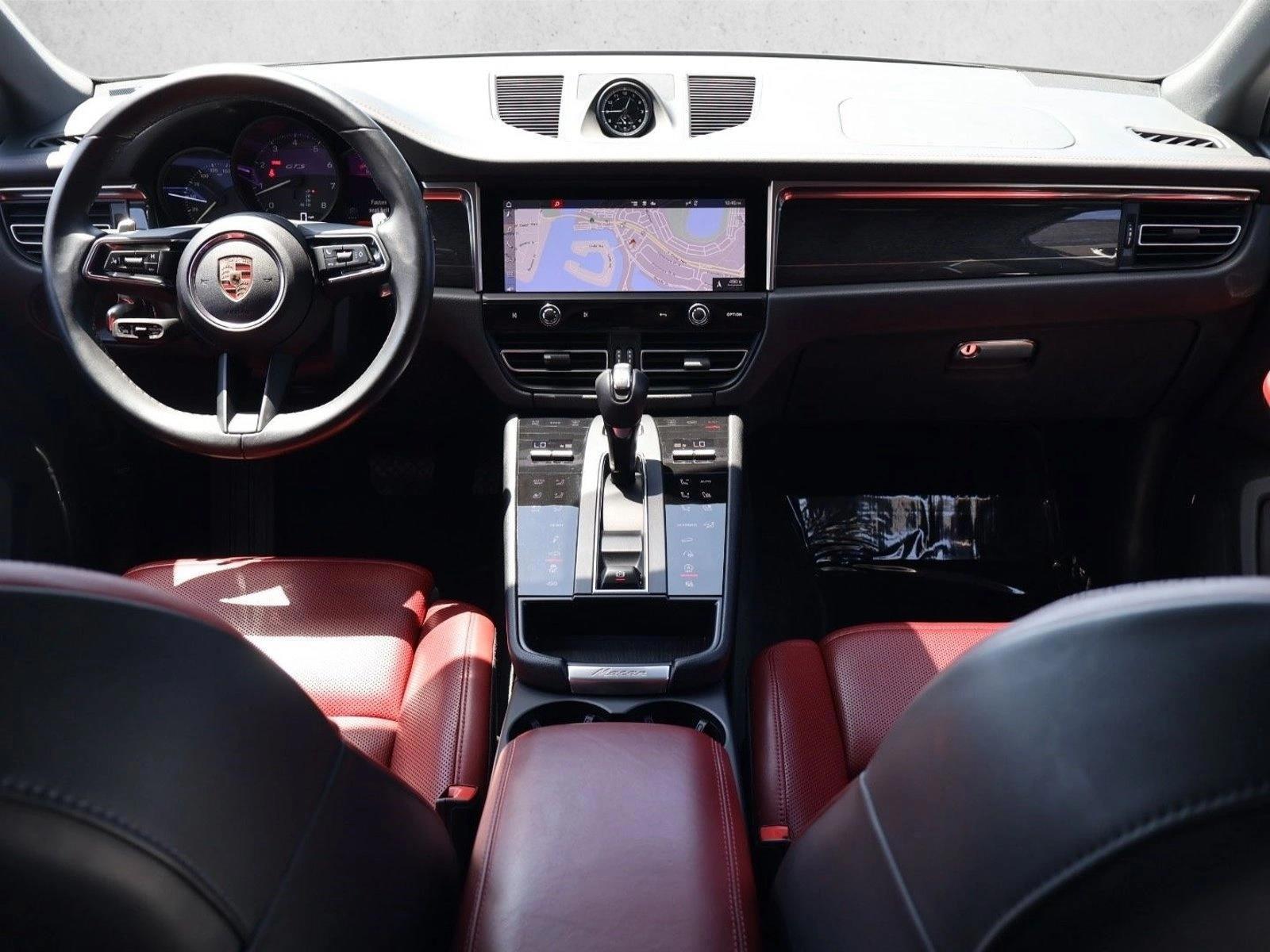 Thumbnail: 2024 Porsche Macan - 4