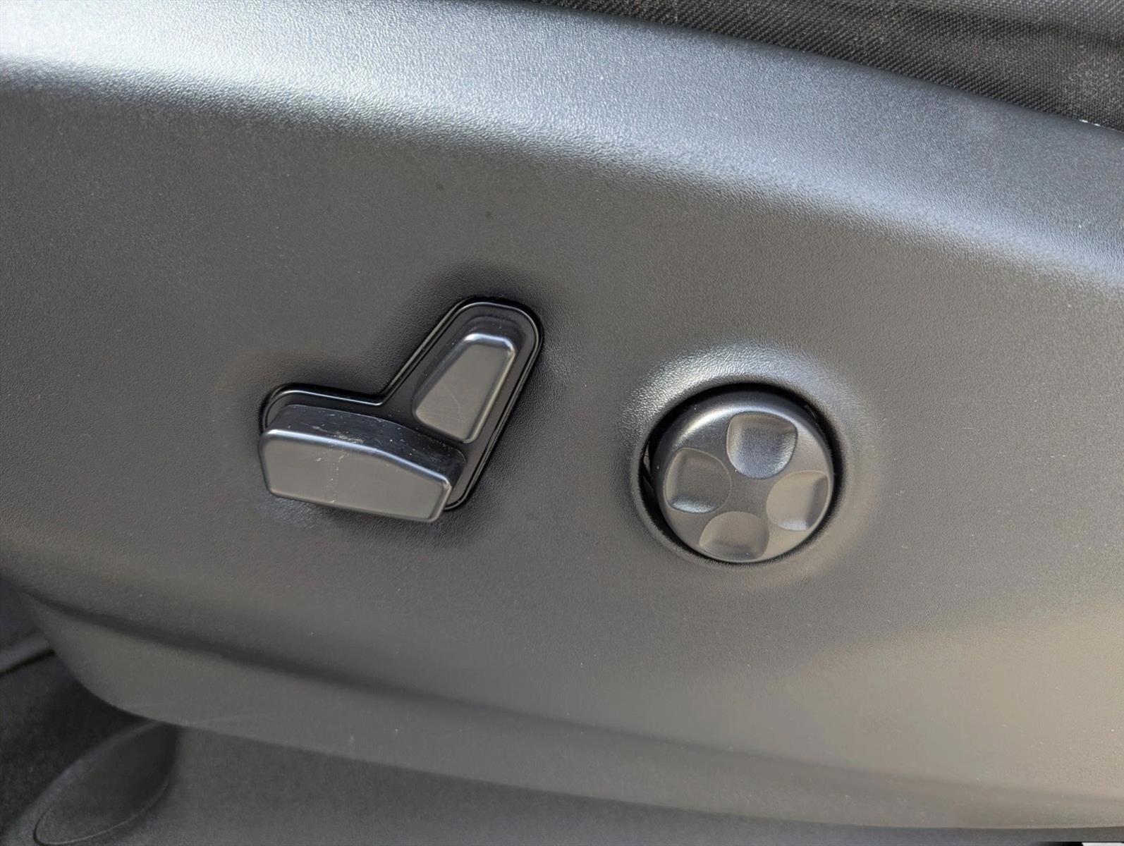 Thumbnail: 2024 Chrysler Pacifica - 4