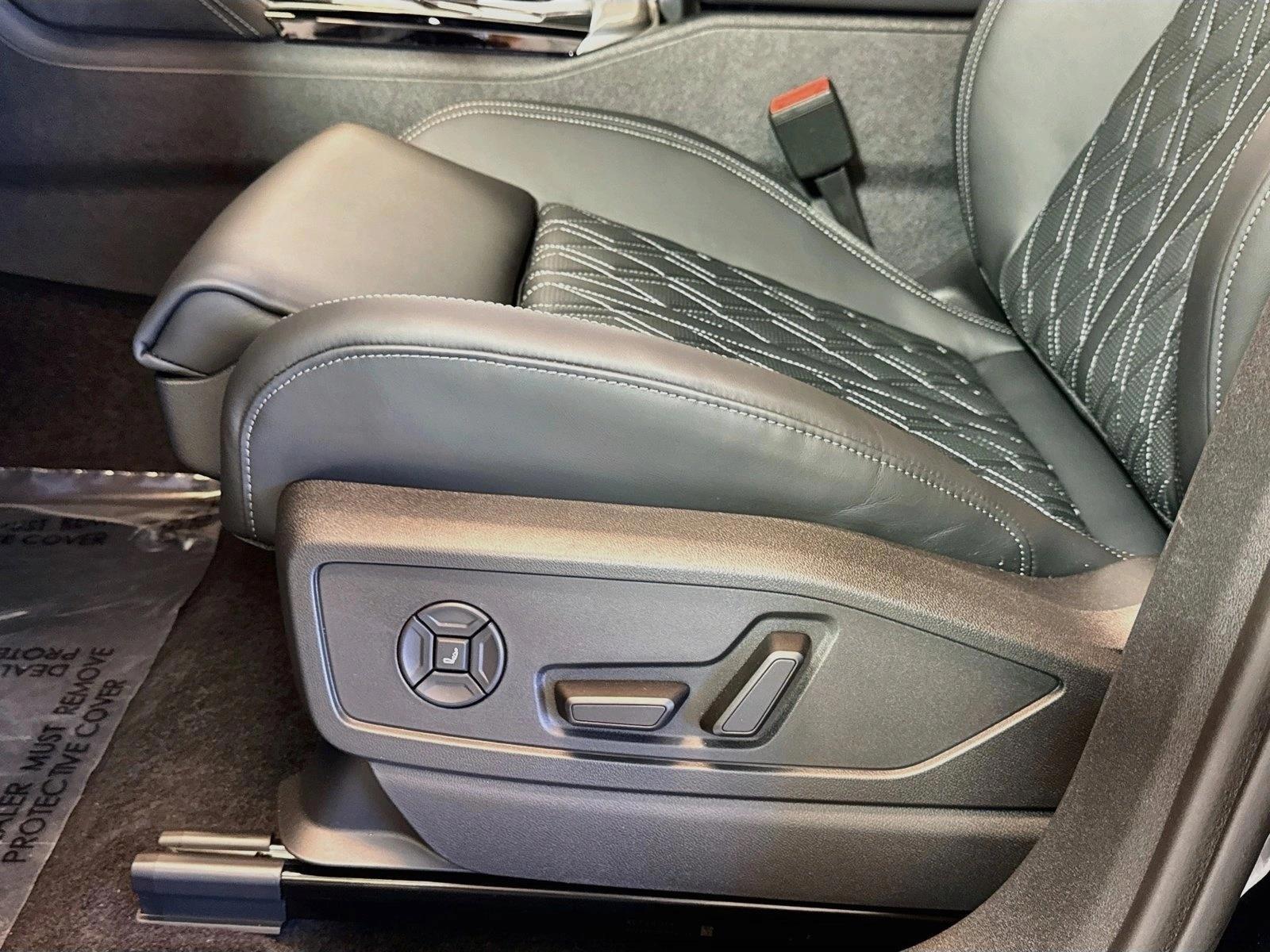 Thumbnail: 2026 Audi SQ5 - 4