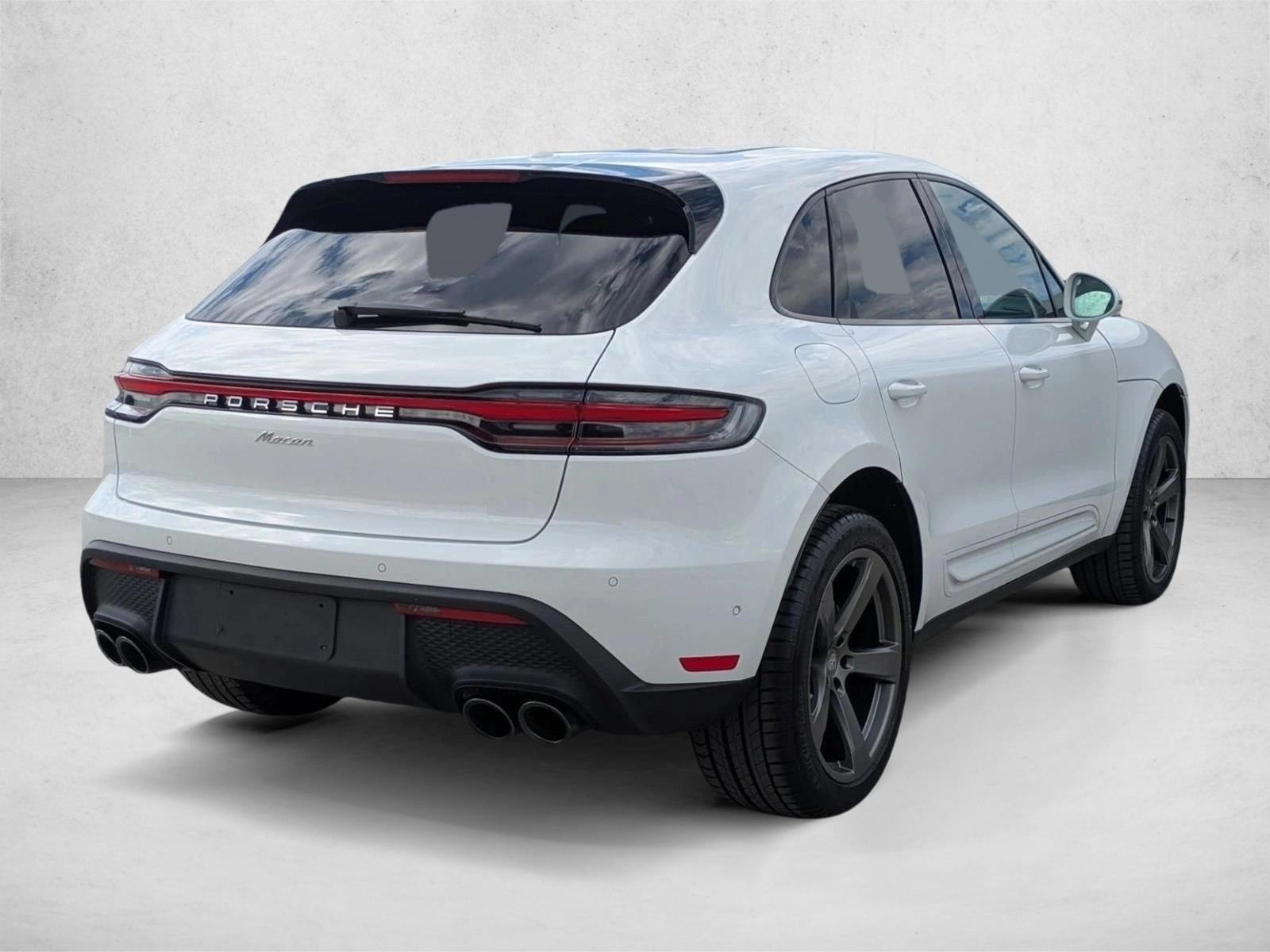 2025 Porsche Macan T - Photo 9