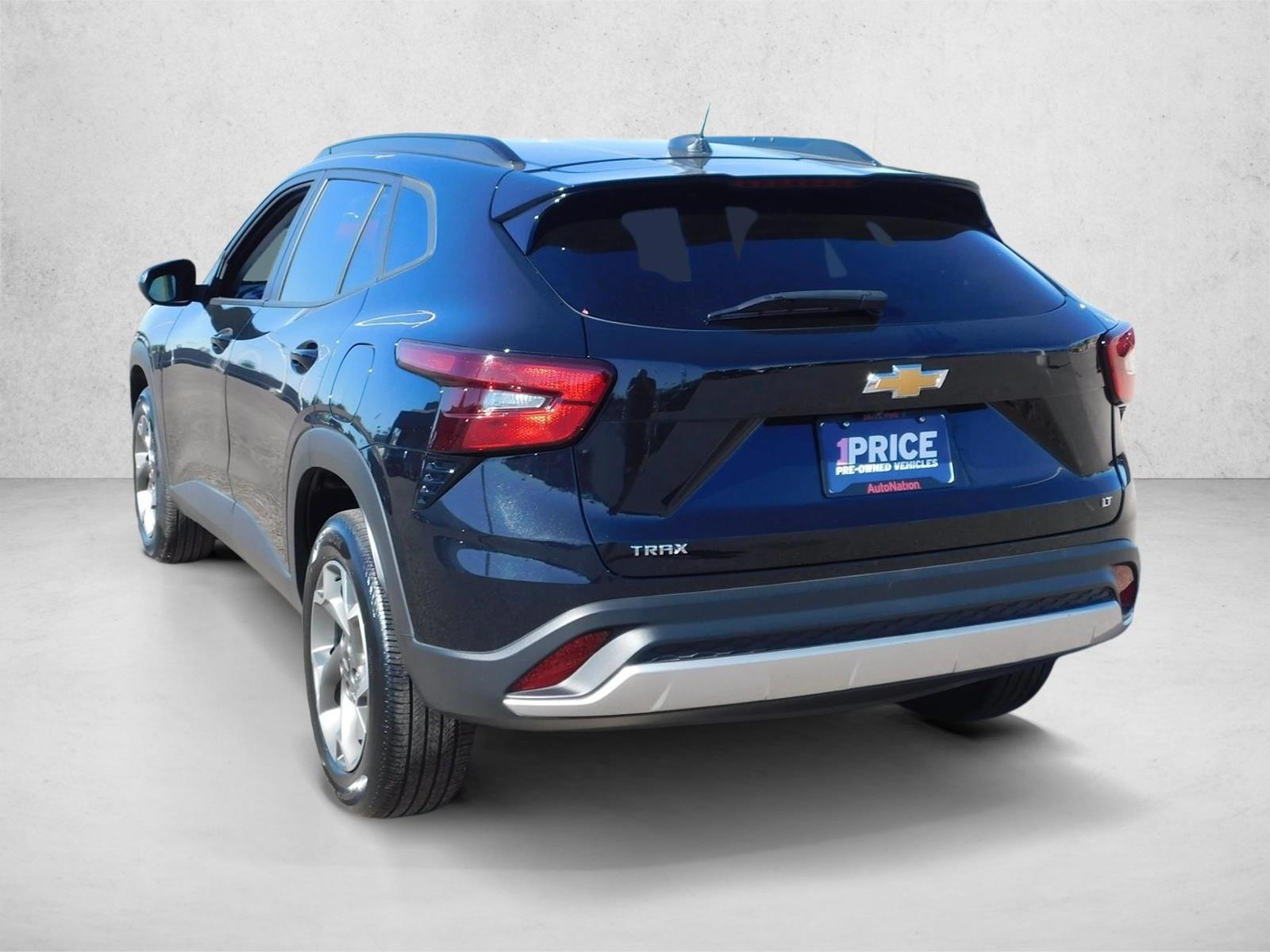 2025 Chevrolet Trax LT - Photo 13
