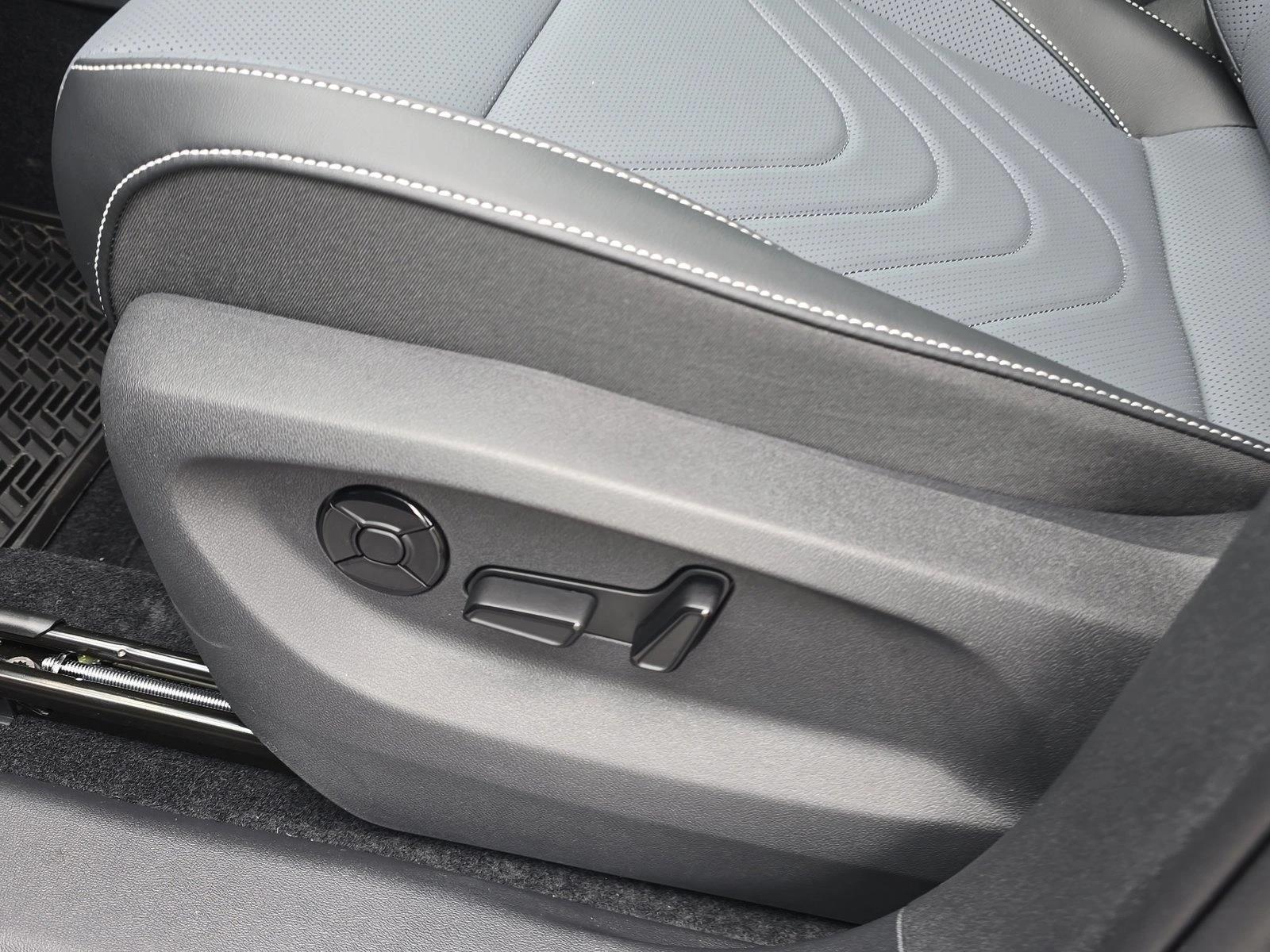 Thumbnail: 2026 Volkswagen Tiguan - 4