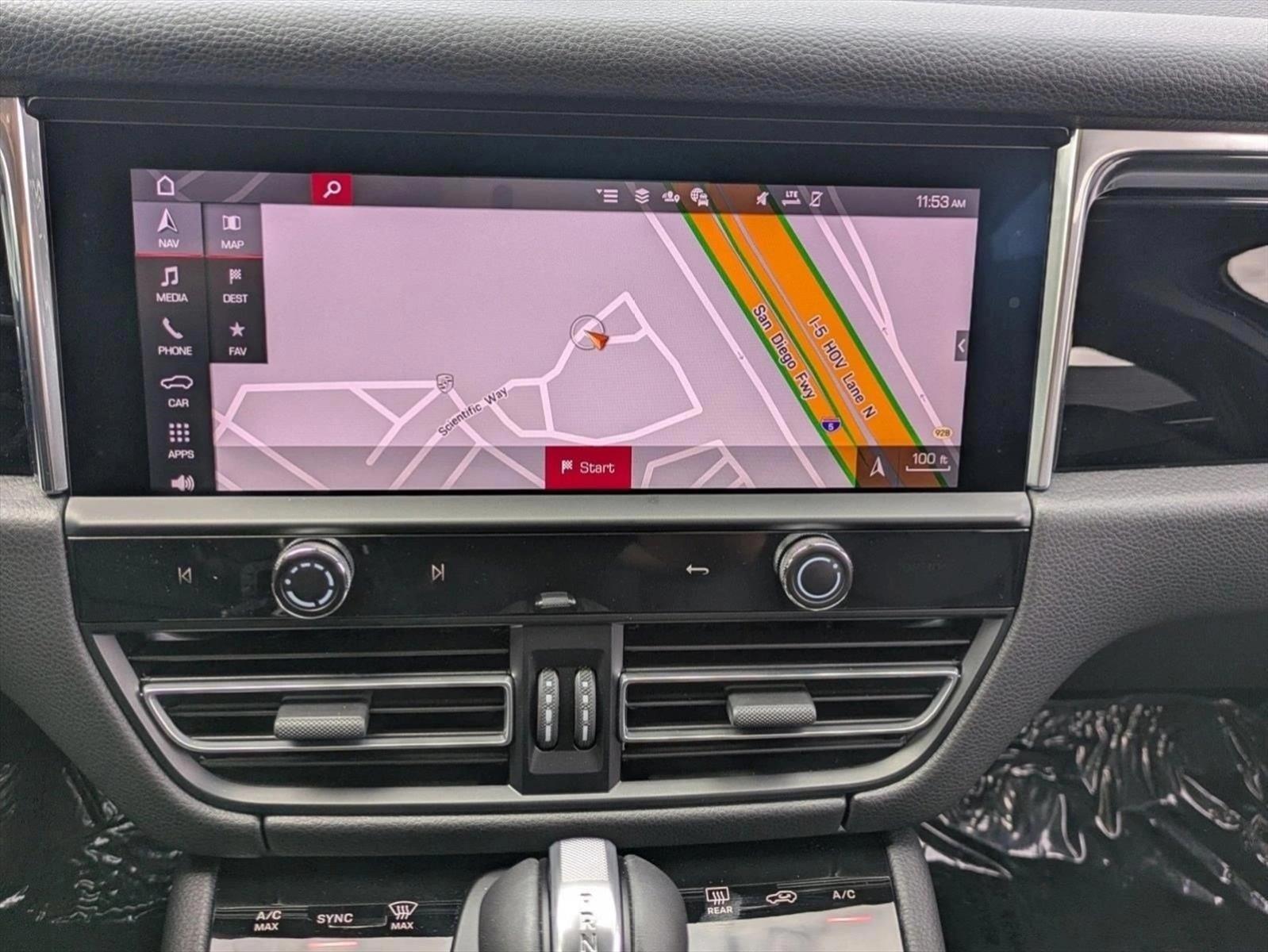 2025 Porsche Macan T - Photo 18