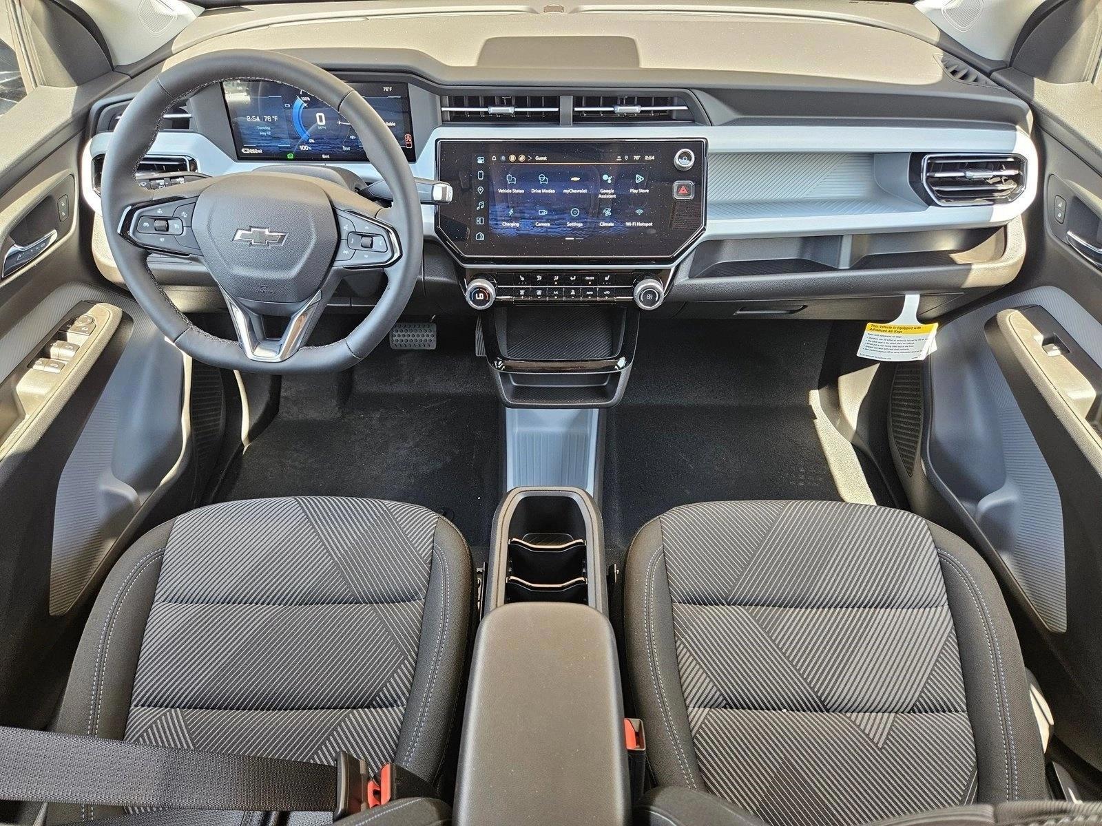 Thumbnail: 2027 Chevrolet Bolt EV - 4