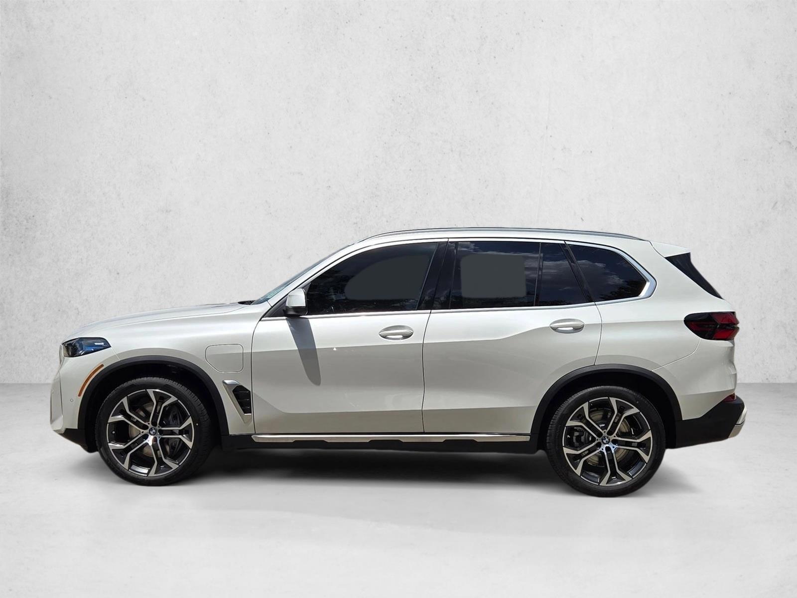 Thumbnail: 2026 BMW X5 - 2