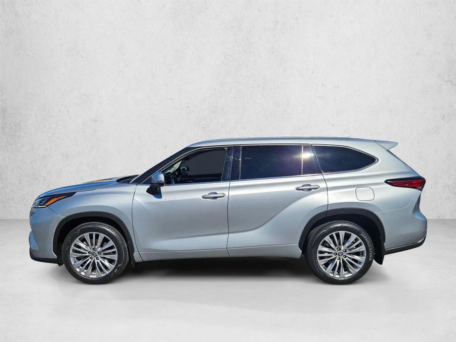 Thumbnail: 2023 Toyota Highlander - 2